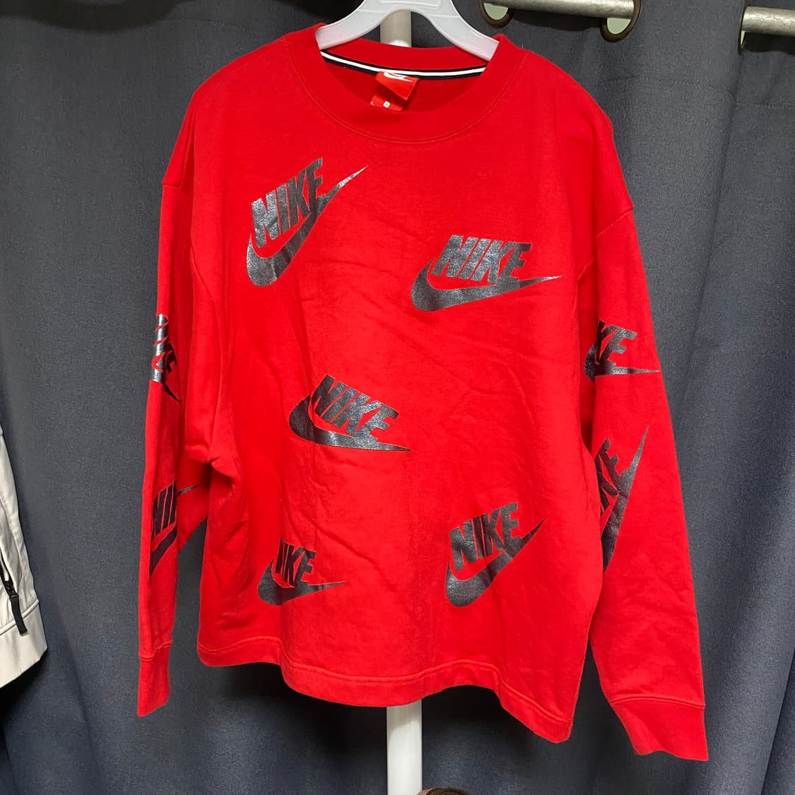 나이키 NSW FUTURA 맨투맨 레드 S 상품이미지1