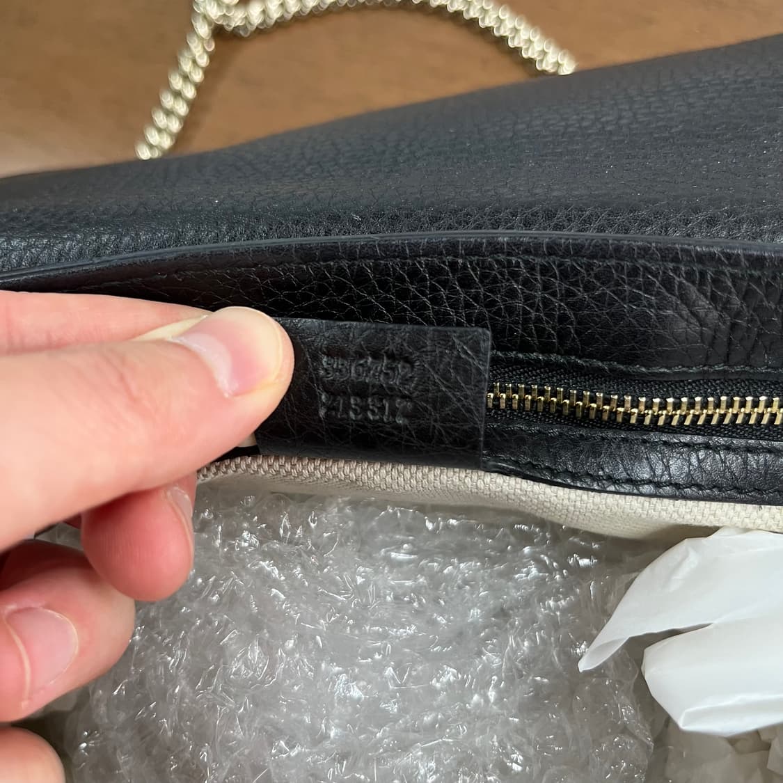 구찌 소호 테슬 체인 크로스백 상품이미지8