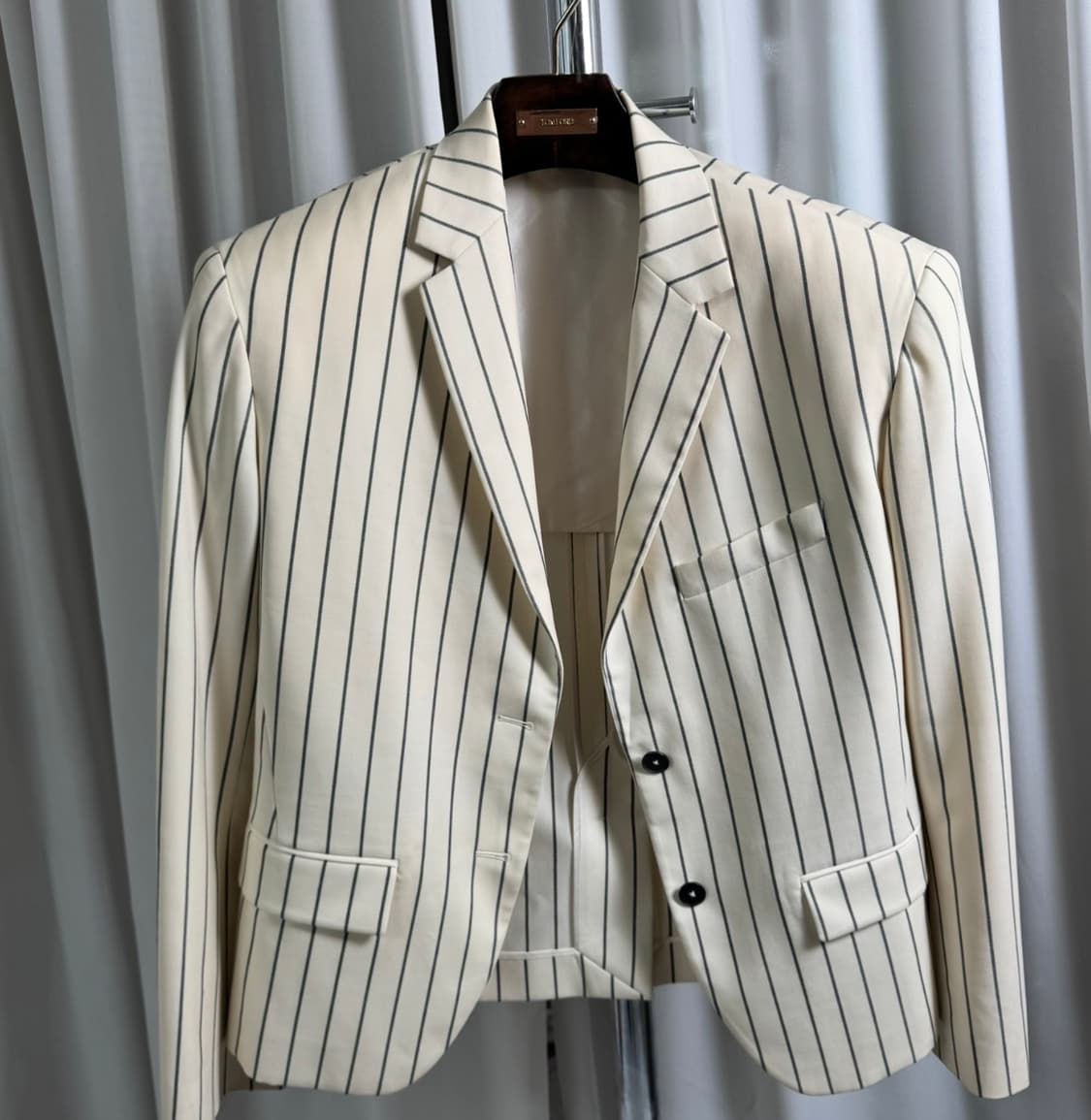 질 샌더(Jil Sander) 크롭  핀스트라이프 블레이저 상품이미지1