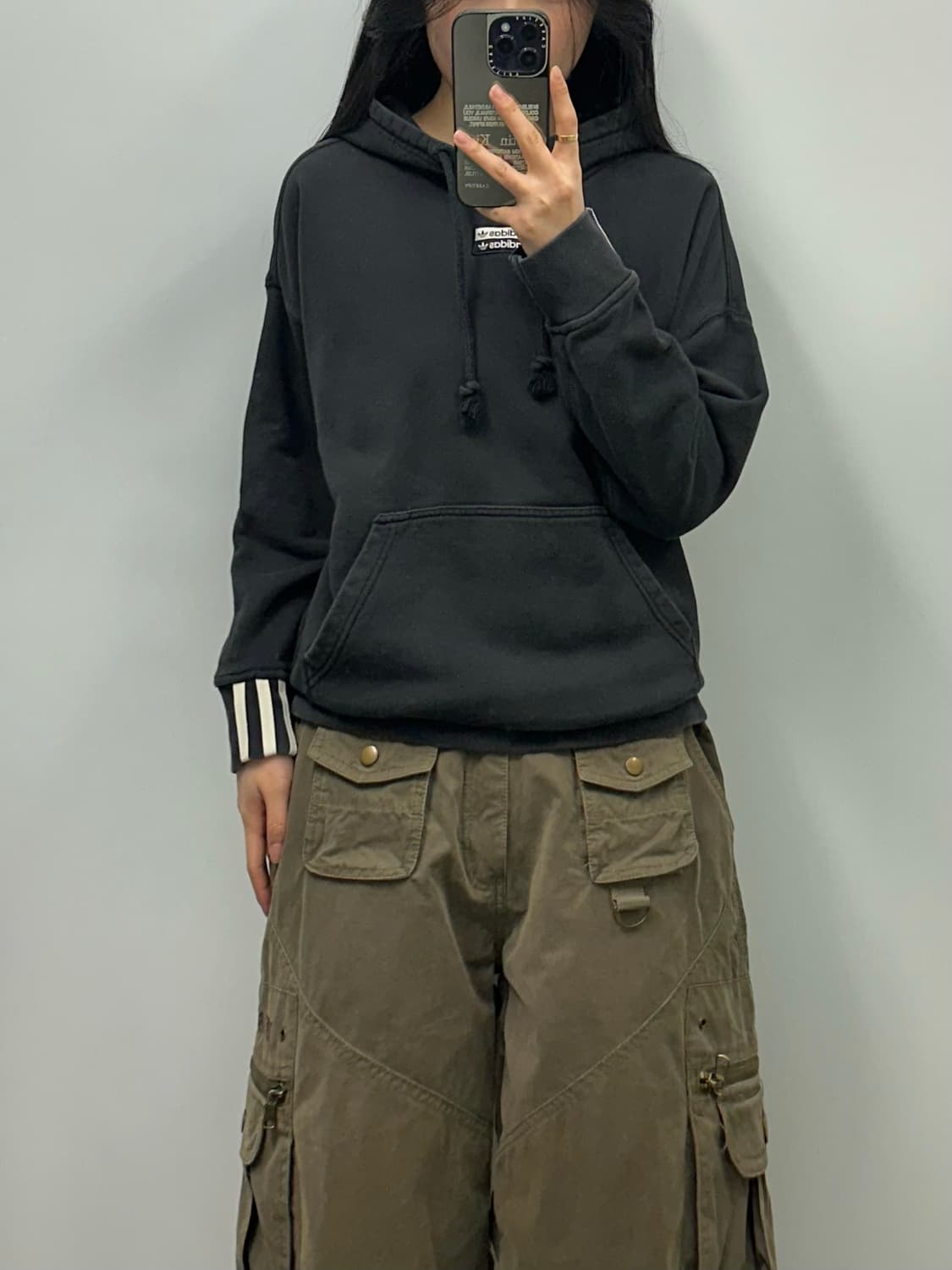 아디다스 센터로고 블랙 후드티 상품이미지1