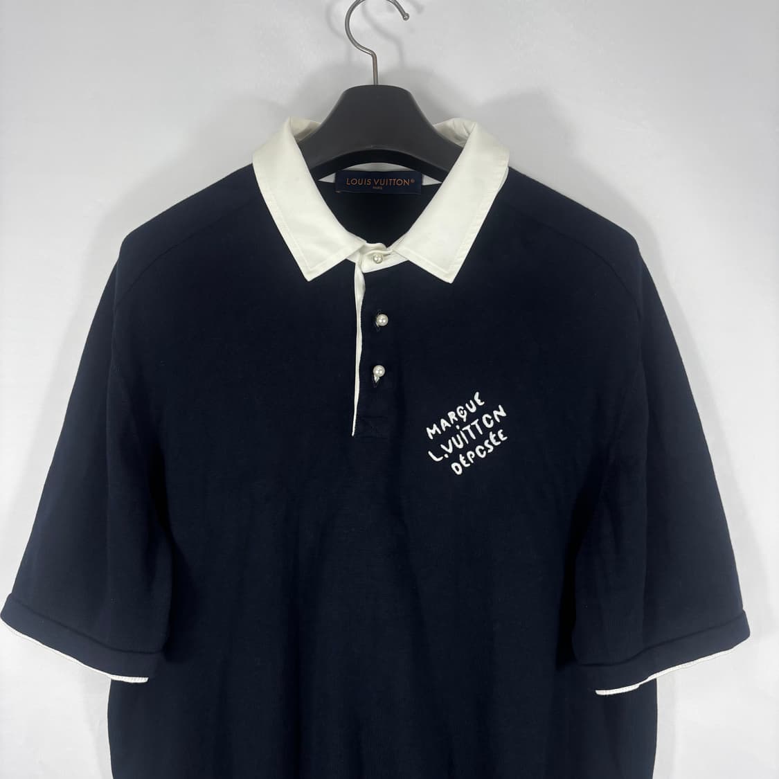 (25년식,정품)루이비통 엠브로이더드 숏슬리브 폴로셔츠 XL 상품이미지2