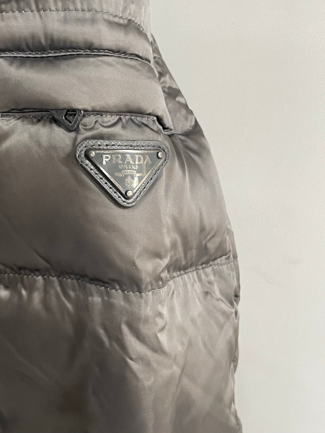 프라다 여성 폭스퍼 패딩 40사이즈 상품이미지3