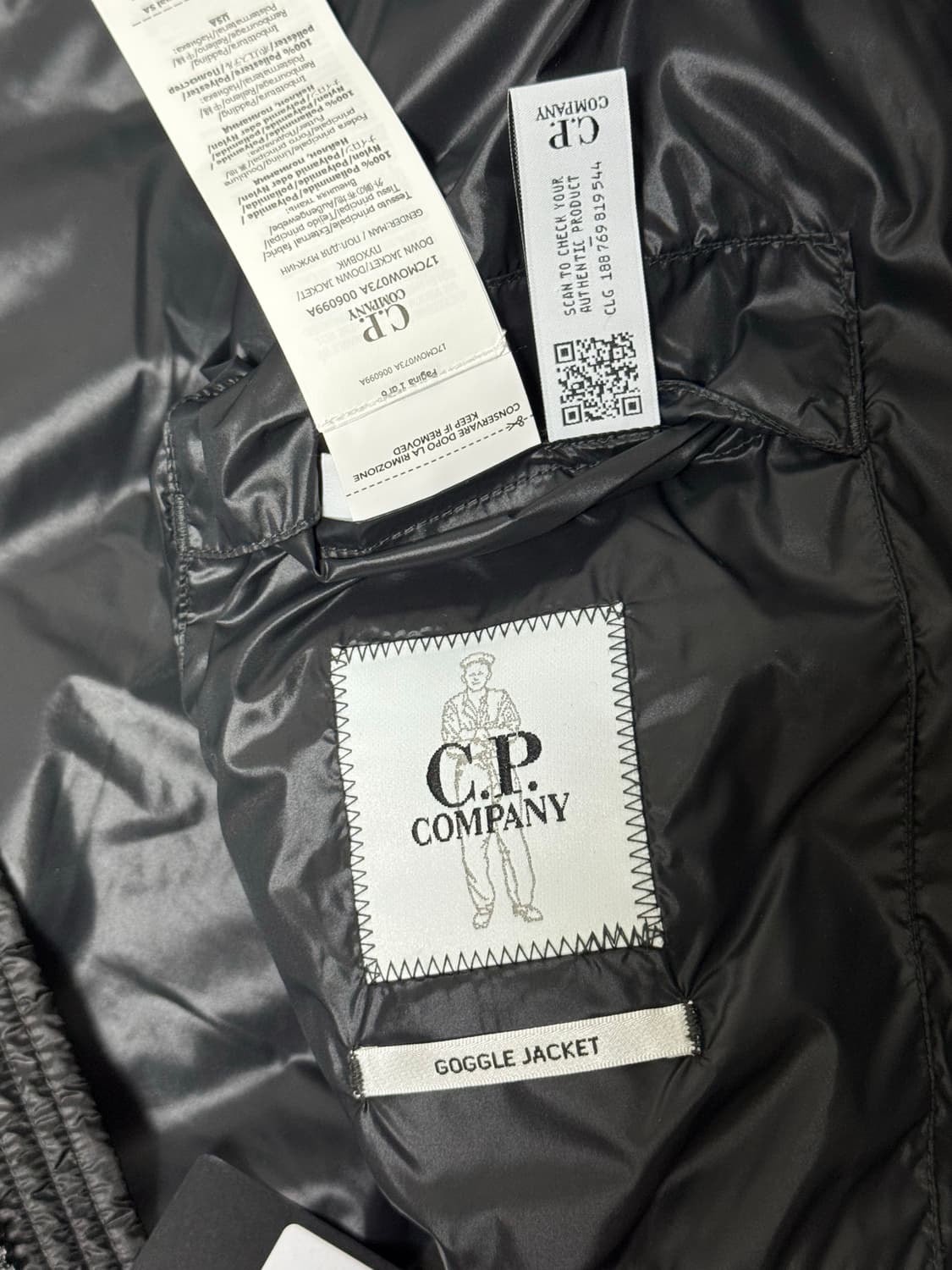 Cp컴퍼니 dd쉘 경량패딩 s 블랙 상품이미지5