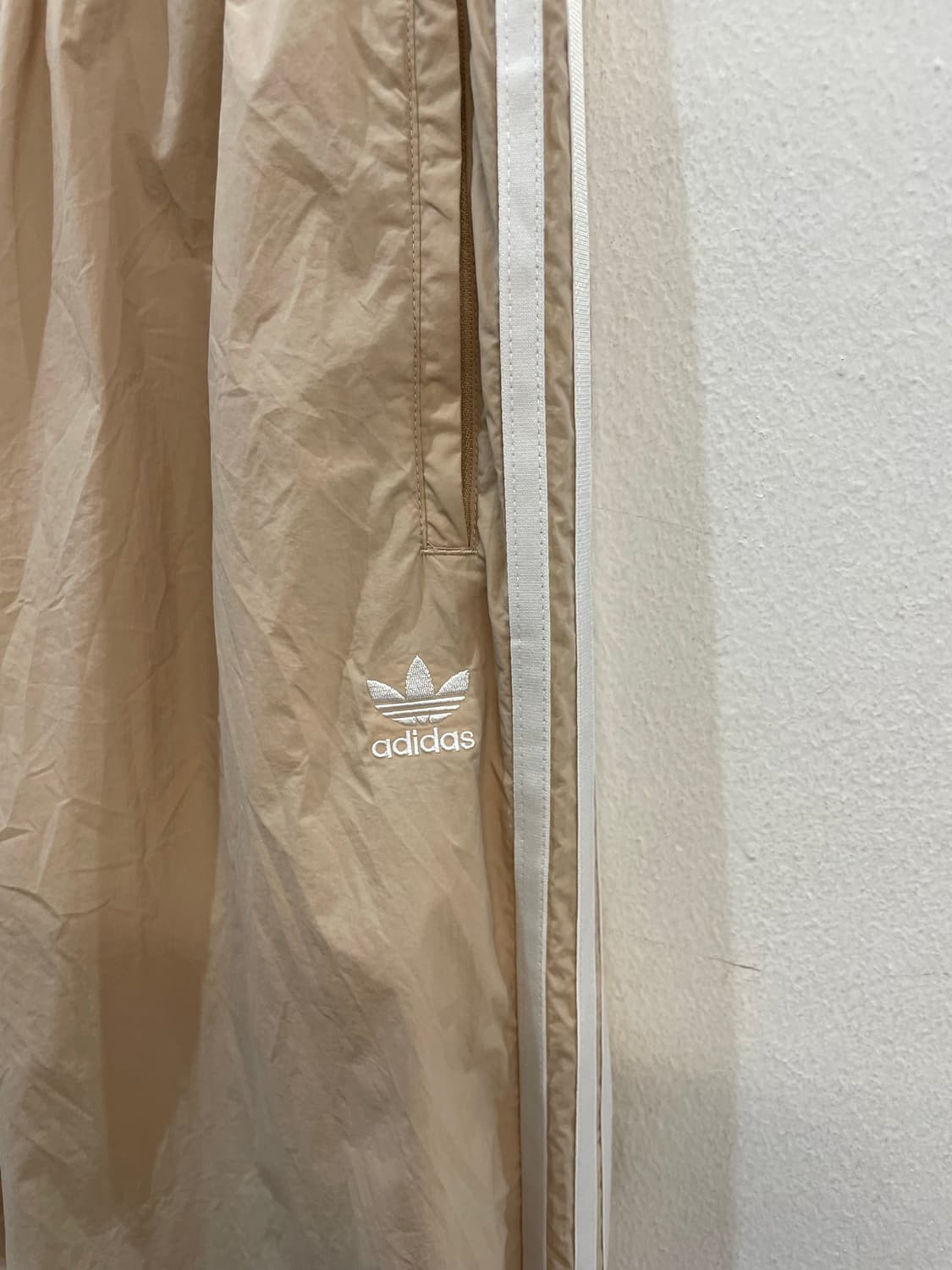 Adidas line pants beige 상품이미지3