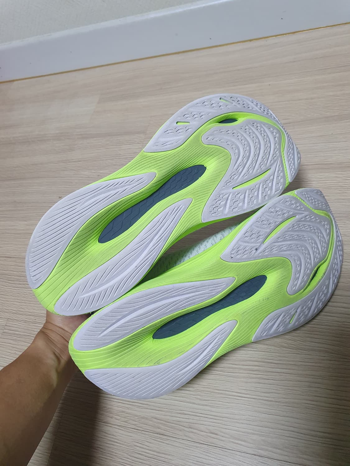 뉴발란스 퓨어셀 프로펠 v4 러닝화 285 상품이미지8