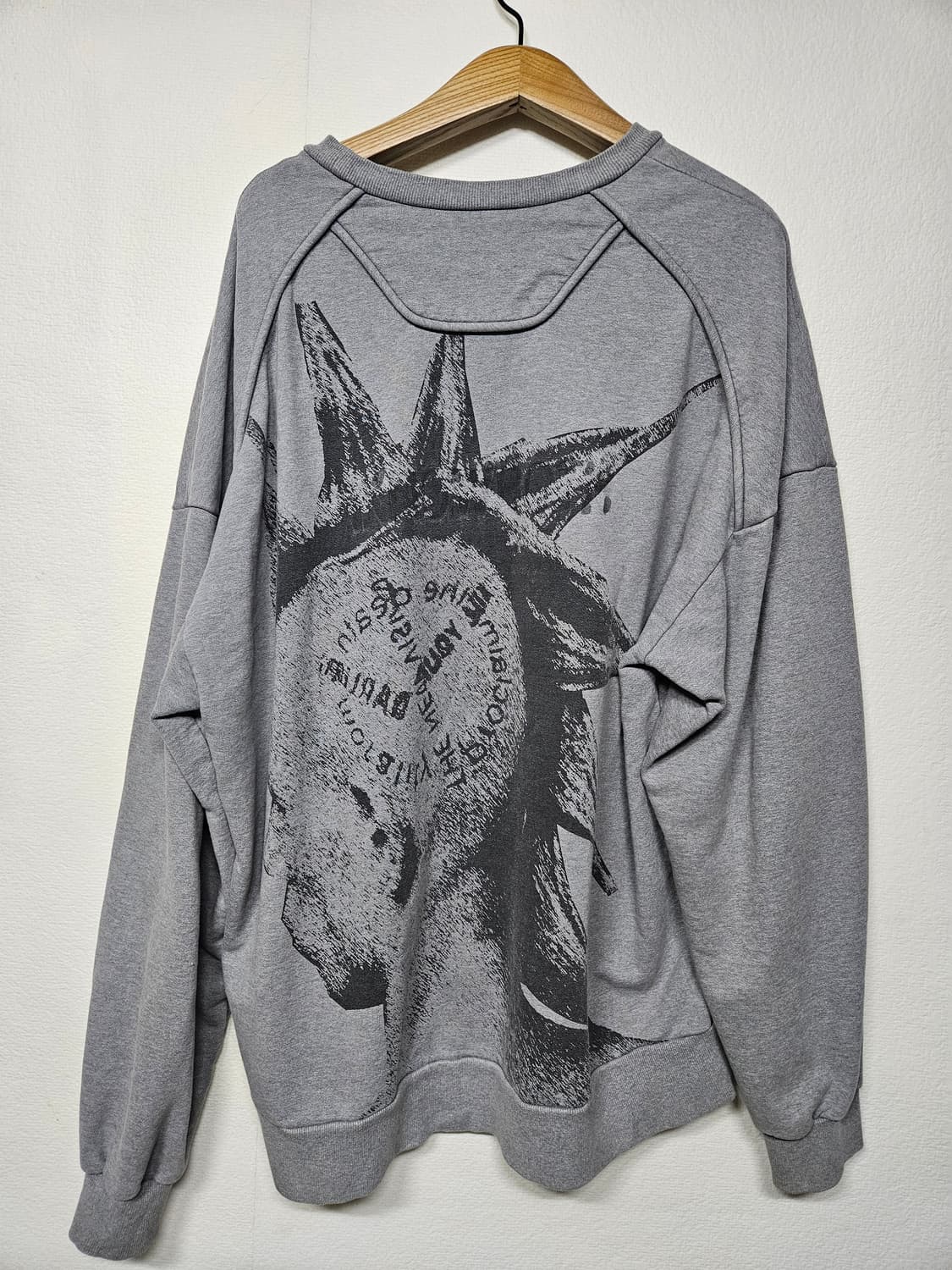 준지 그레이 뾰족머리 오버핏 맨투맨 m 상품이미지1