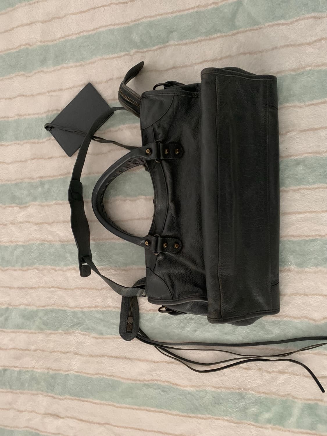 발렌시아가 모터백 시티백 다크그레이 미듐 상품이미지8