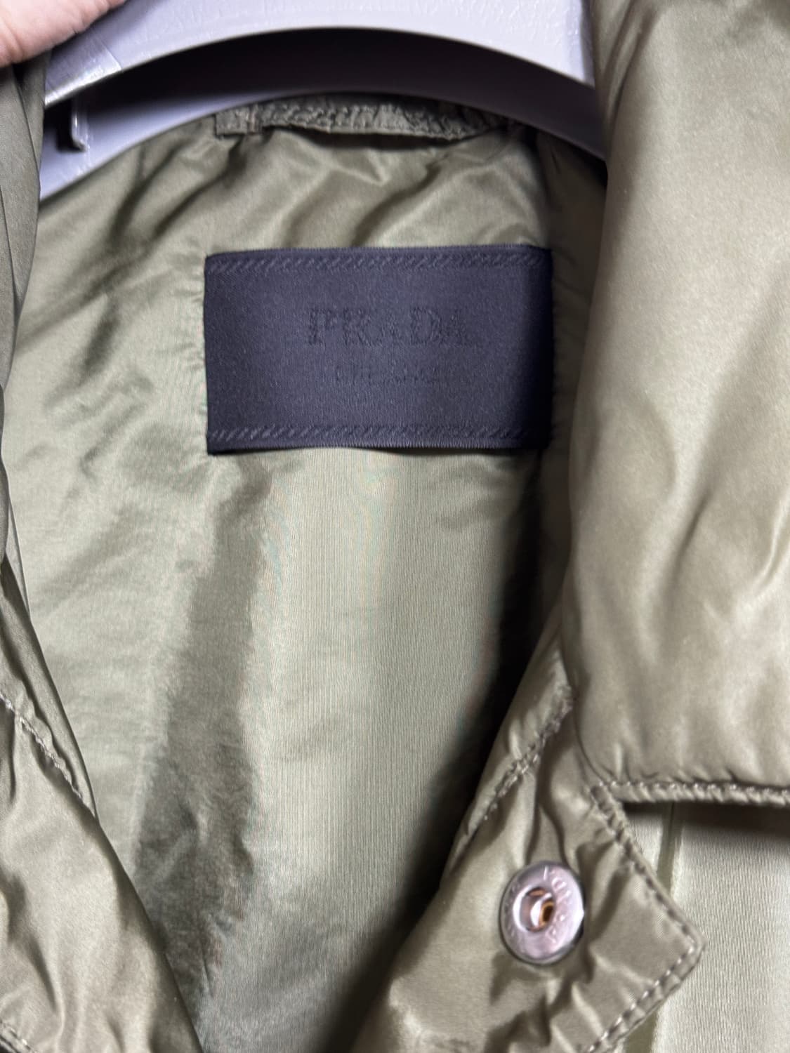 프라다 리나일론 자켓 카키 패딩 M 상품이미지10