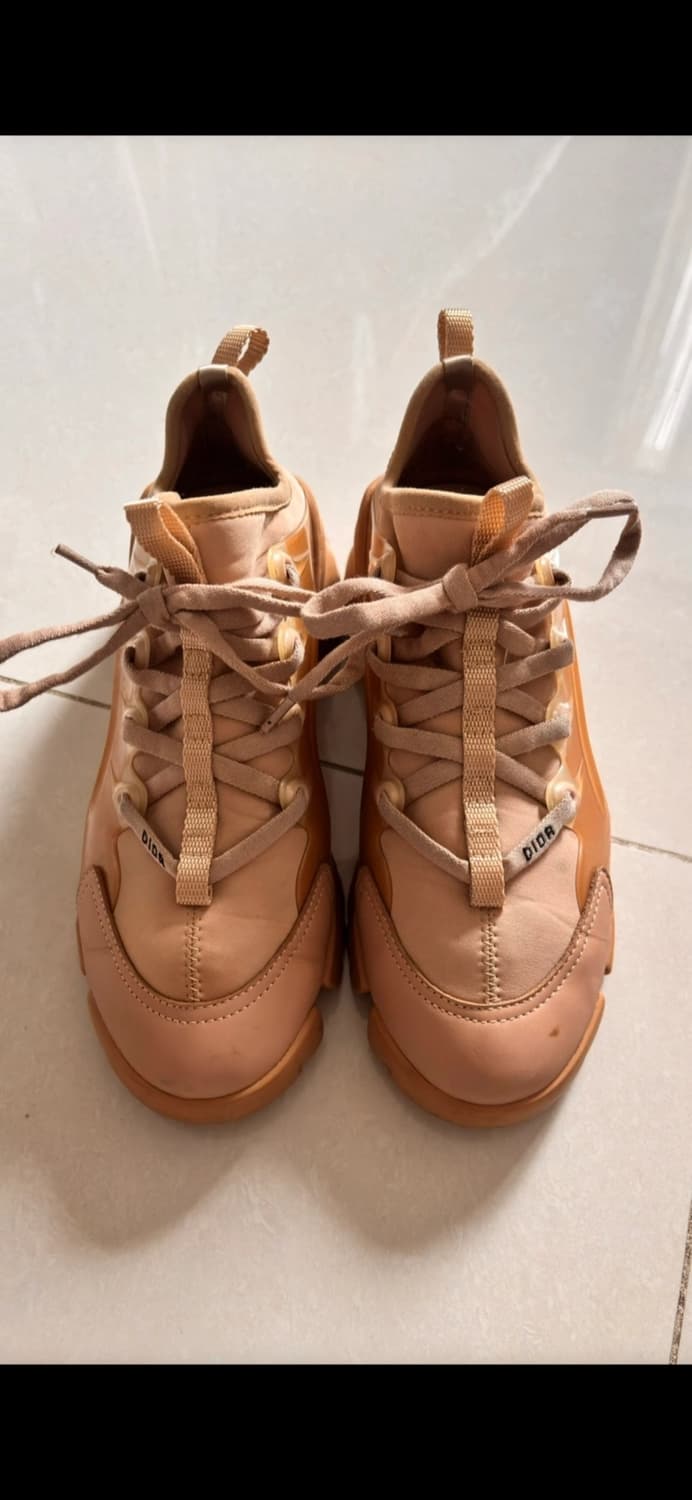디올 D-Connect 스니커즈 누드 베이지 37.5(240)  5회 착 상품이미지1