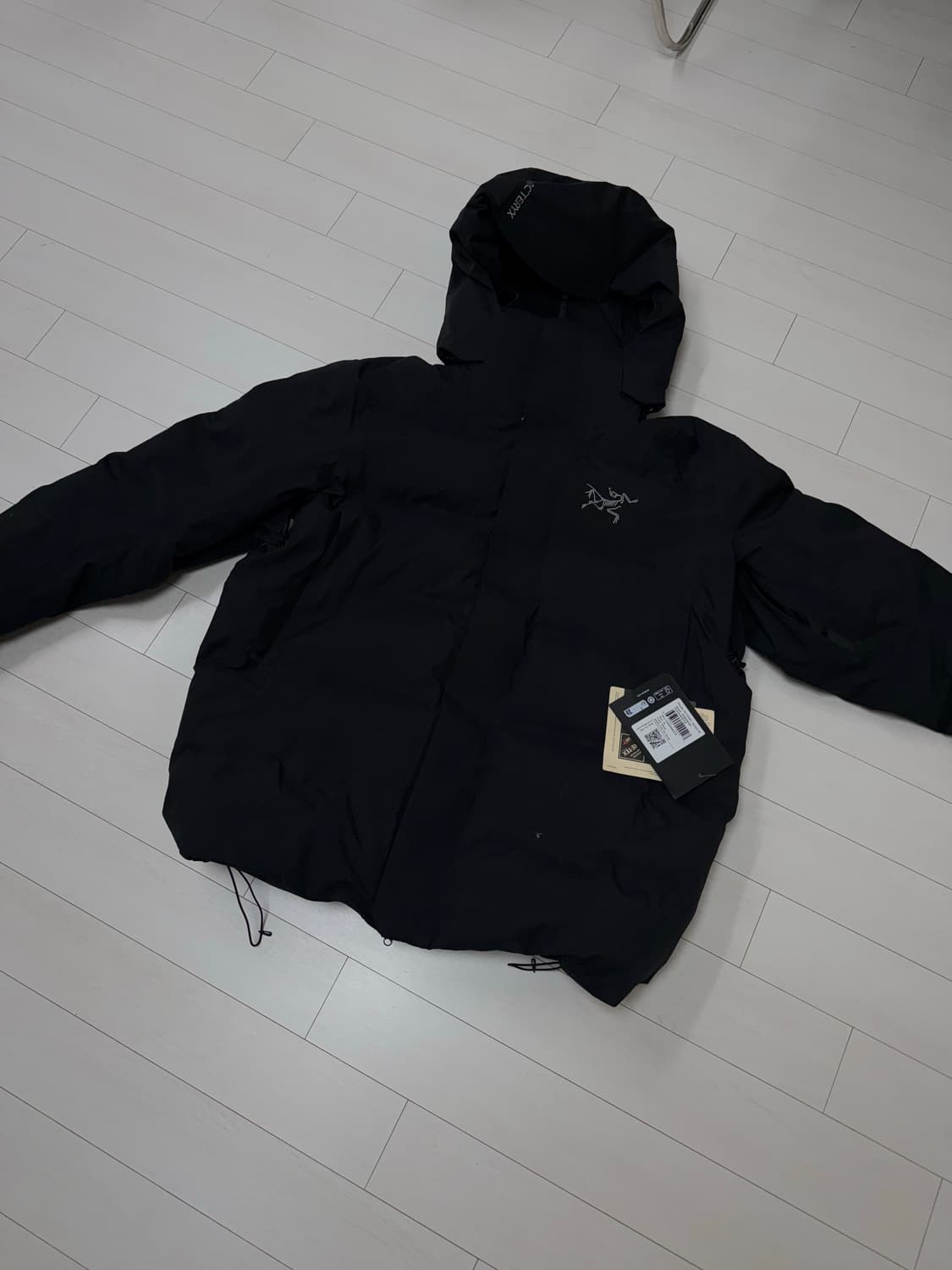 아크테릭스 피슬 sv 다운 XL 사이즈 블랙 색상 상품이미지1