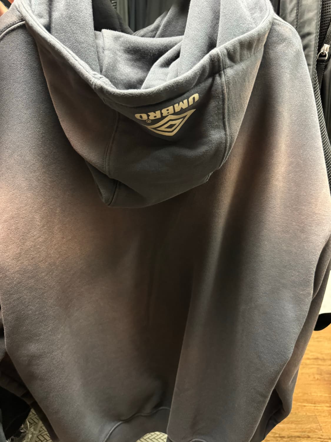 KangHyuk x UMBRO 후드티 상품이미지3