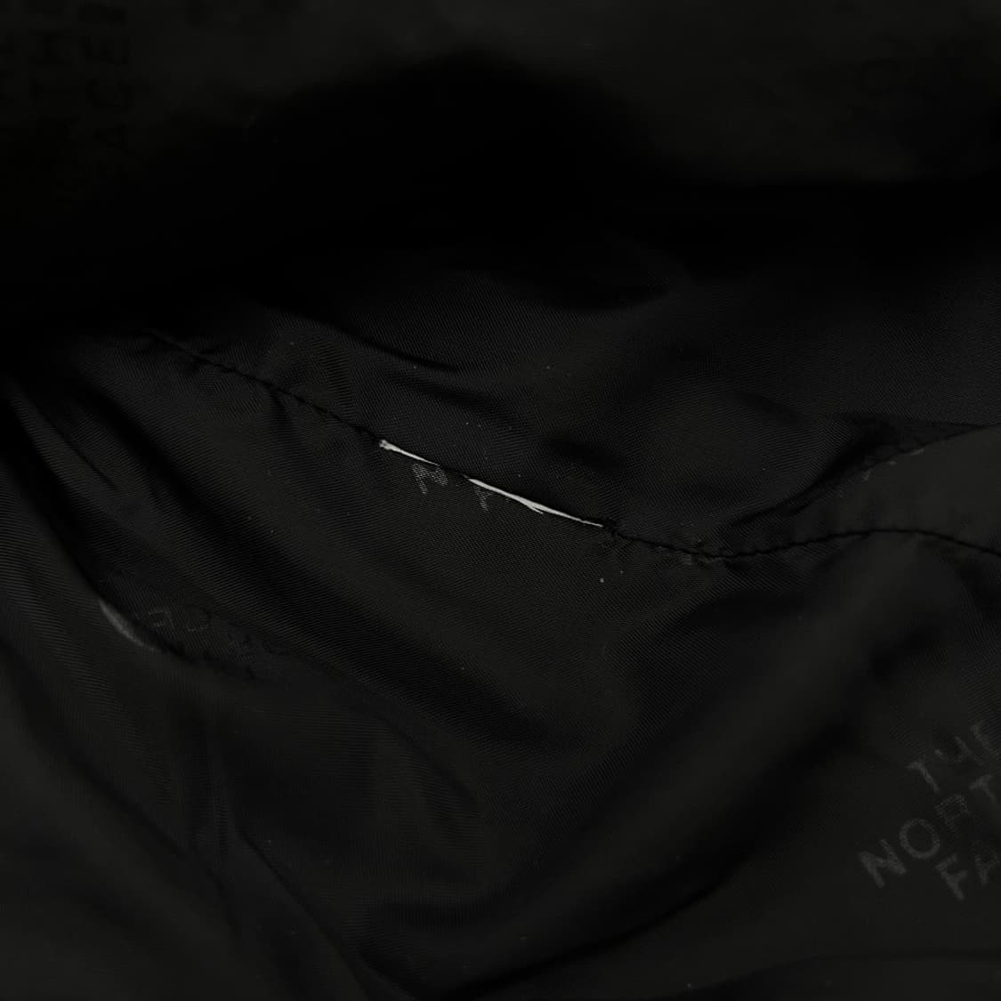 노스페이스 블랙 경량 패딩 100 상품이미지7