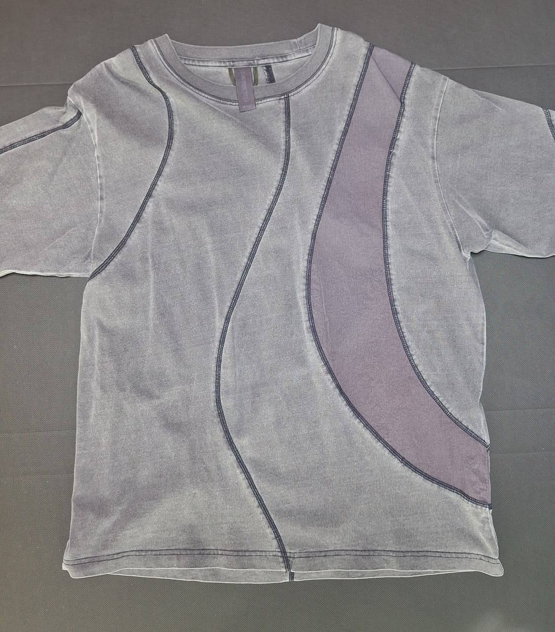 언어펙티드 DYED WIGGLE CUT 티셔츠 상품이미지1