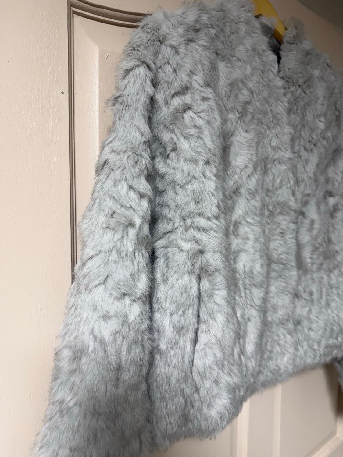 HUNCH 헌치 회색 퍼 자켓 상품이미지3