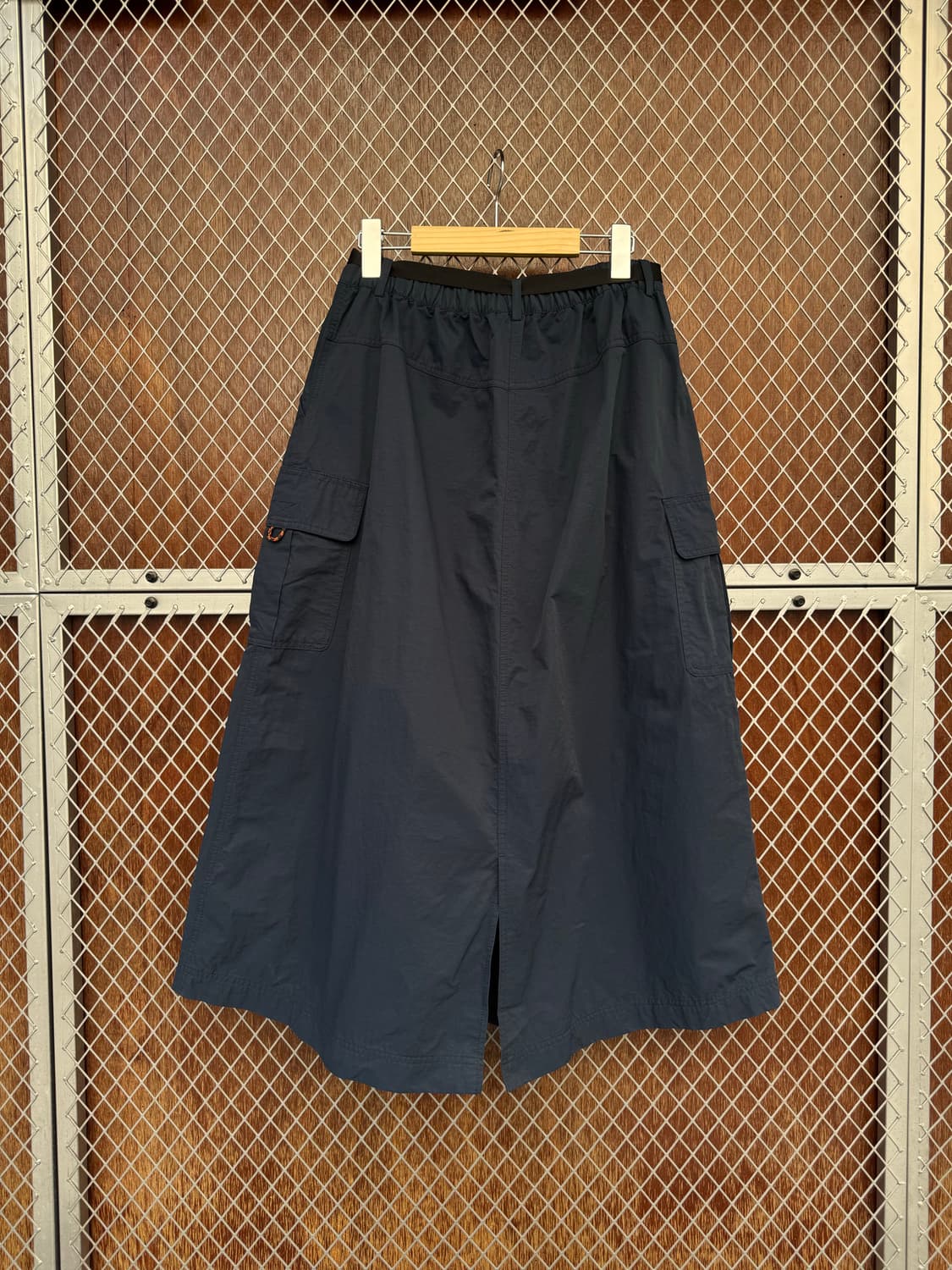 에디바우어 네이비 원드브레이커 나일론 밴딩 롱 스커트 L 상품이미지3