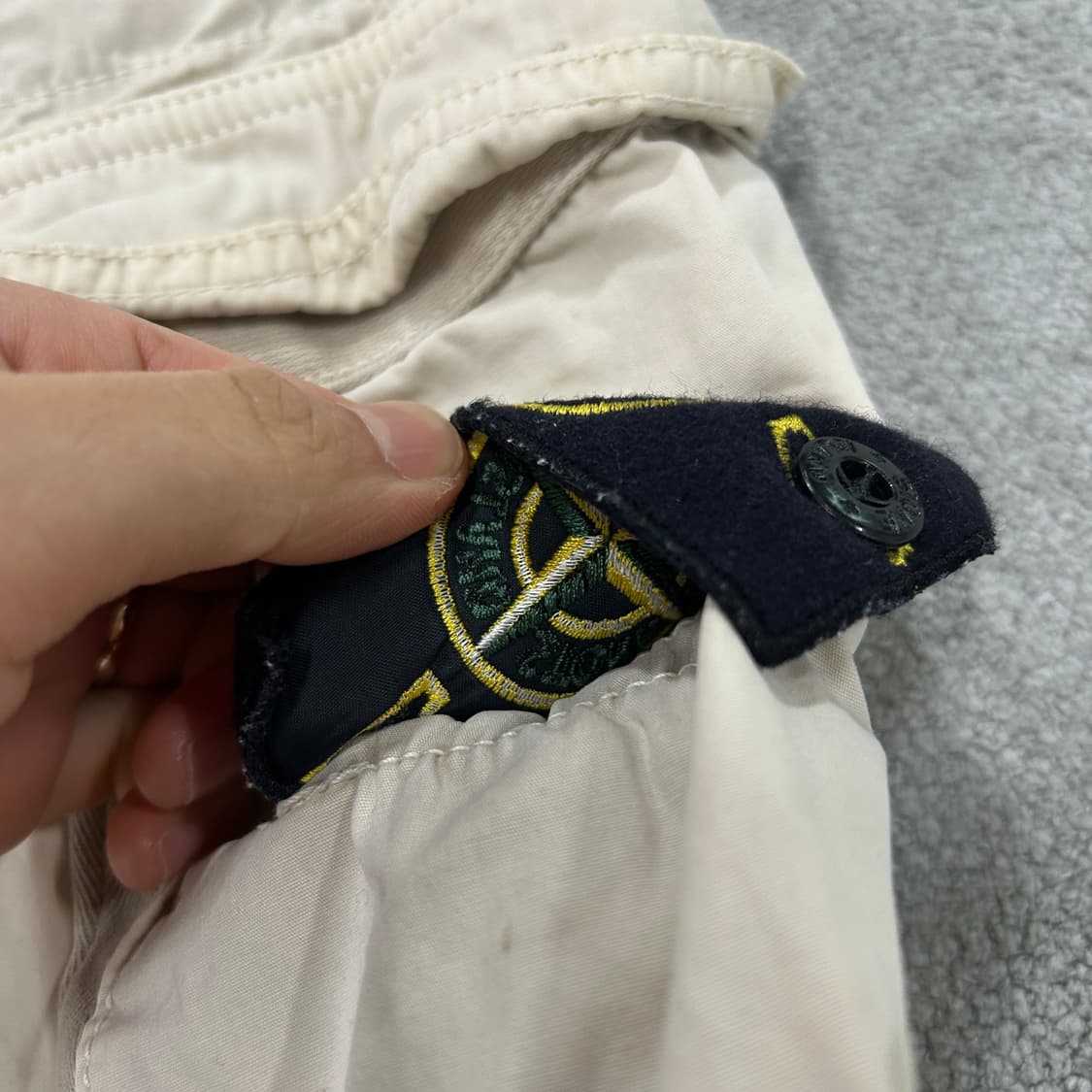 스톤아일랜드 베이지 반바지  상품이미지10