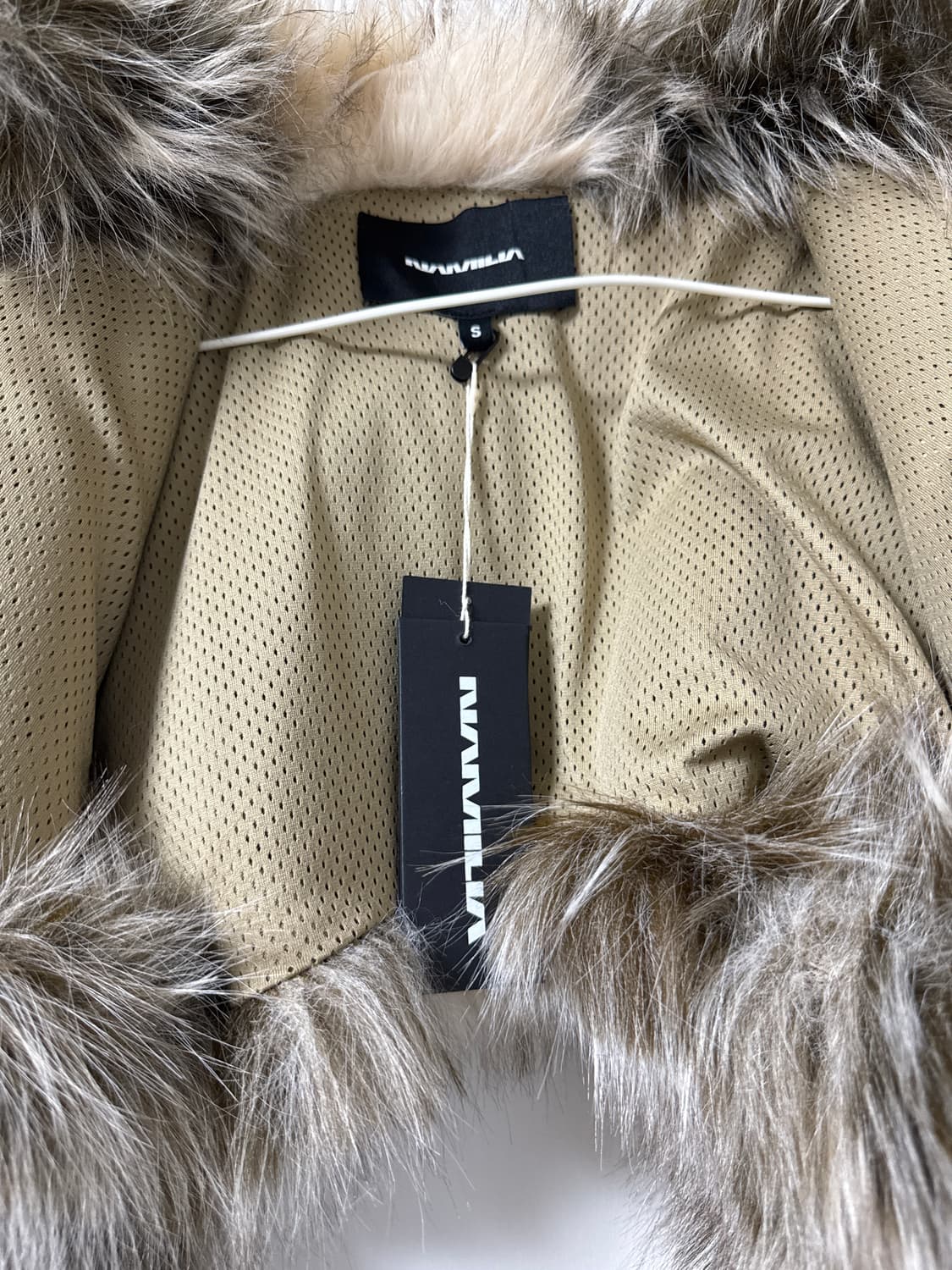 나밀리아 25FW 카티빨 퍼 볼레로 크롭 집업자켓 상품이미지6