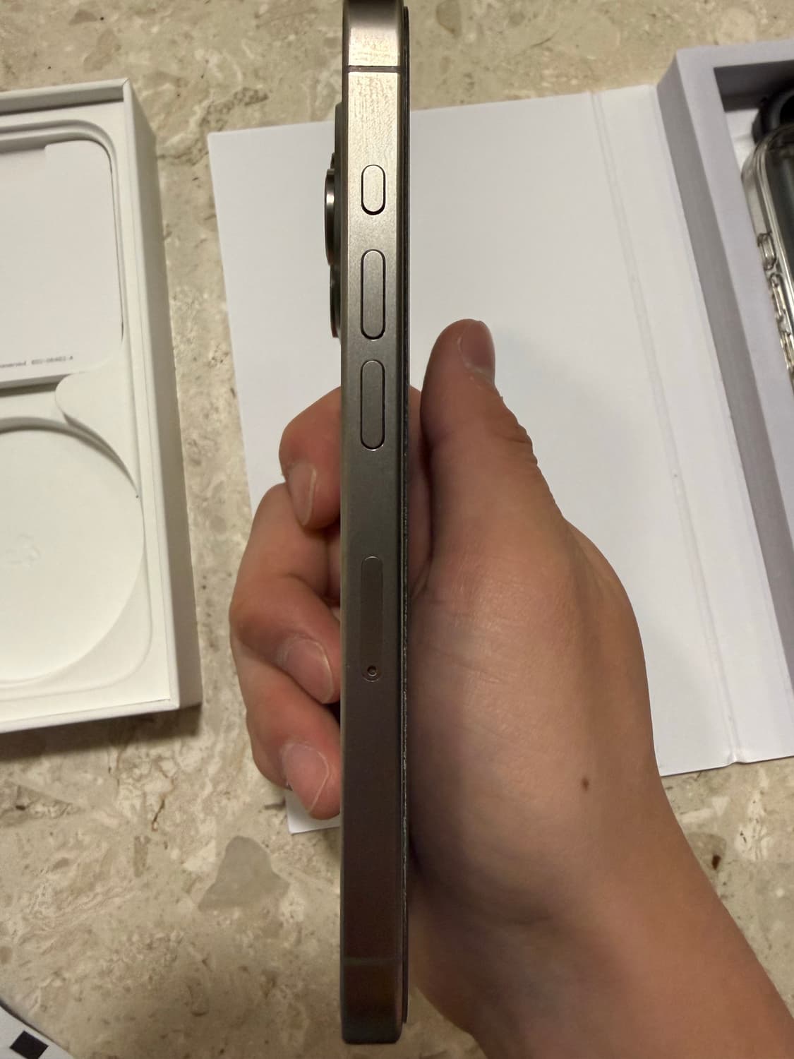 아이폰 15프로 128기가 네추럴 티타늄 상품이미지3