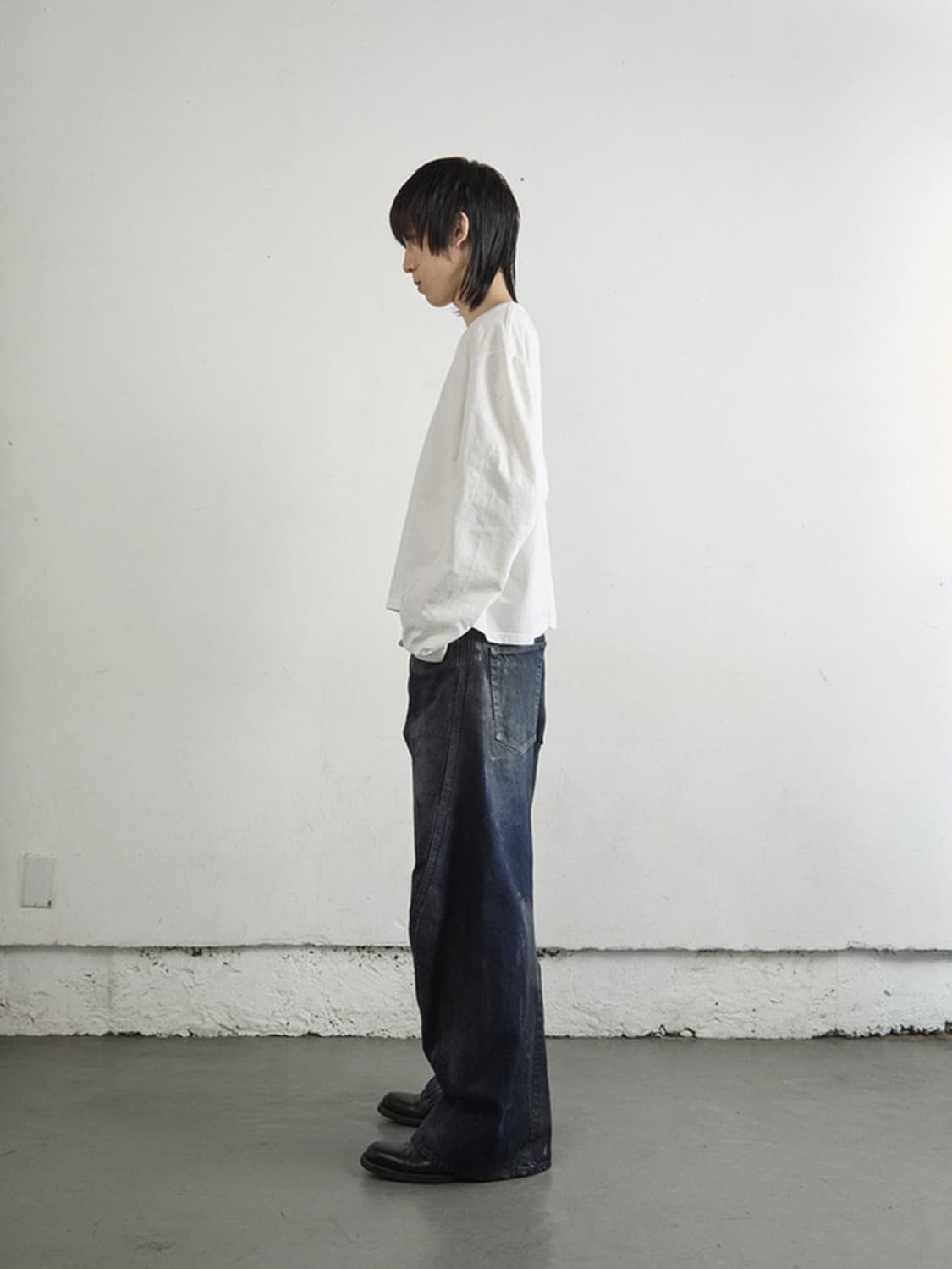 3D TWISTED WIDE LEG JEANS LUSTER COATED 상품이미지3