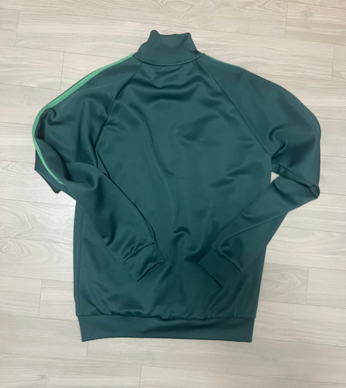 아디다스 더 퍼스트 트랙탑 상품이미지2