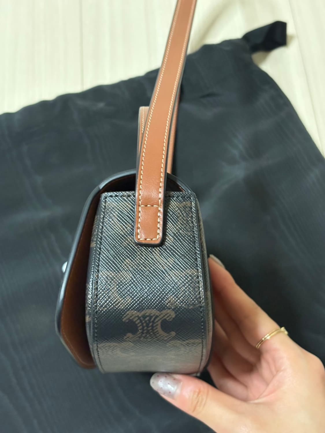 셀린느 타부백 판매합니다! 상품이미지5