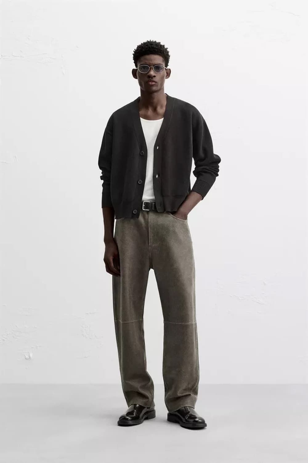 자라  레더 컬렉션 페이드 이펙트 레더 트라우저 토프 그레이 상품이미지4