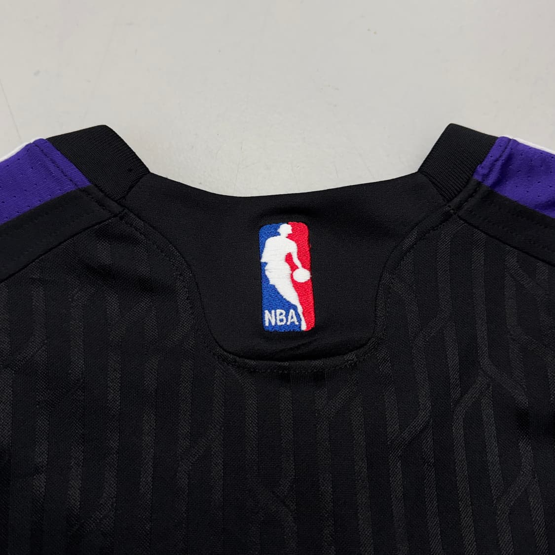 아디다스 X NBA 00s 레이커스 삼선 블록코어 롱슬리브 져지 상품이미지5