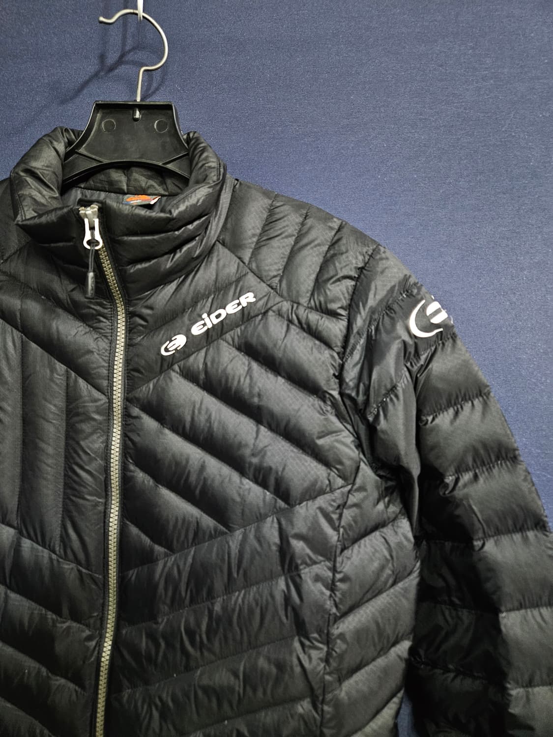 아이더 블랙컬러 남성 95 덕다운 경량패딩  상품이미지4