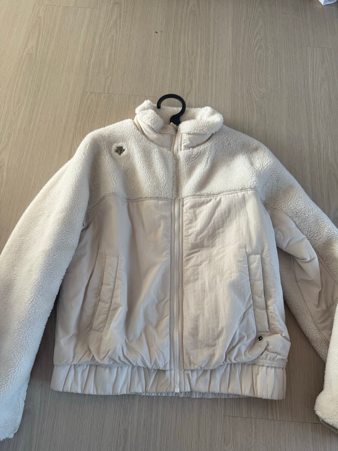 데상트 플리스 점퍼 상품이미지1