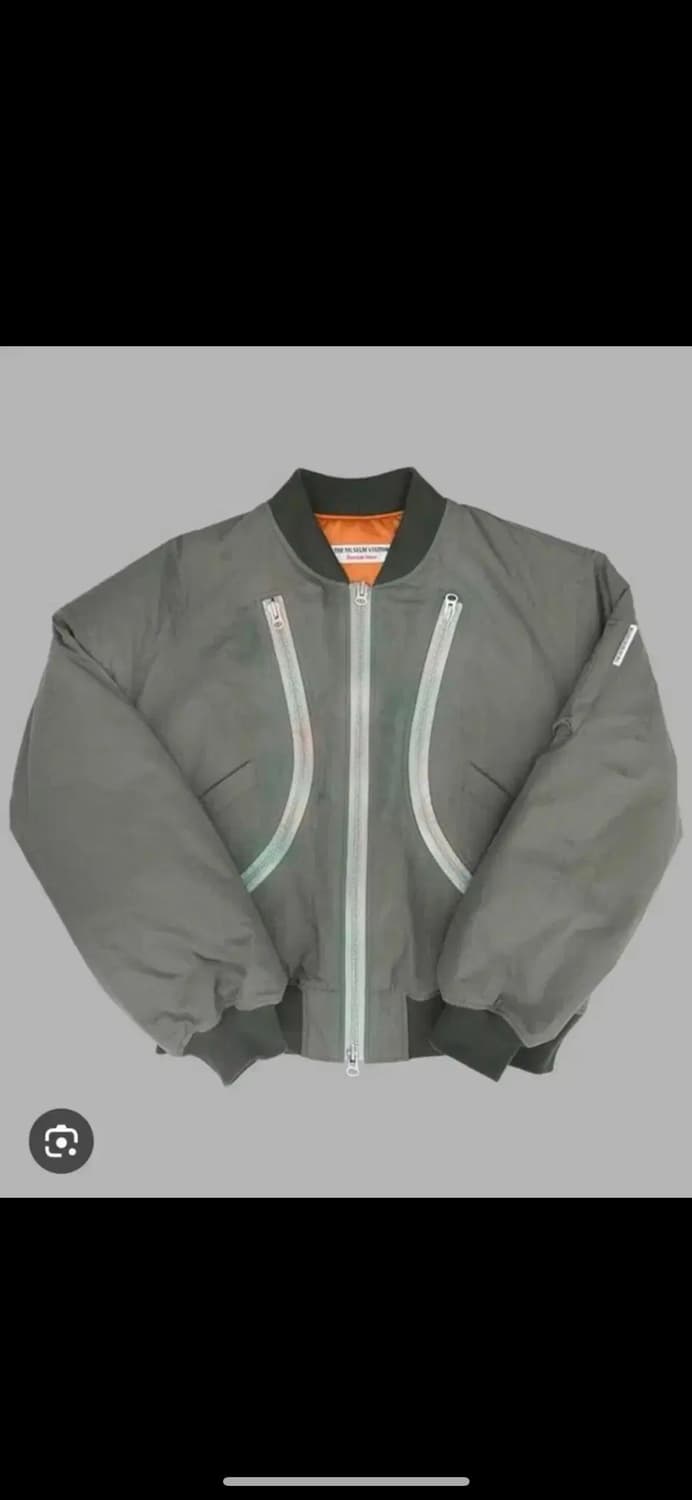 구매) 더뮤지엄비지터 ma1 봄버 카키, 네이비 L사이즈 상품이미지1