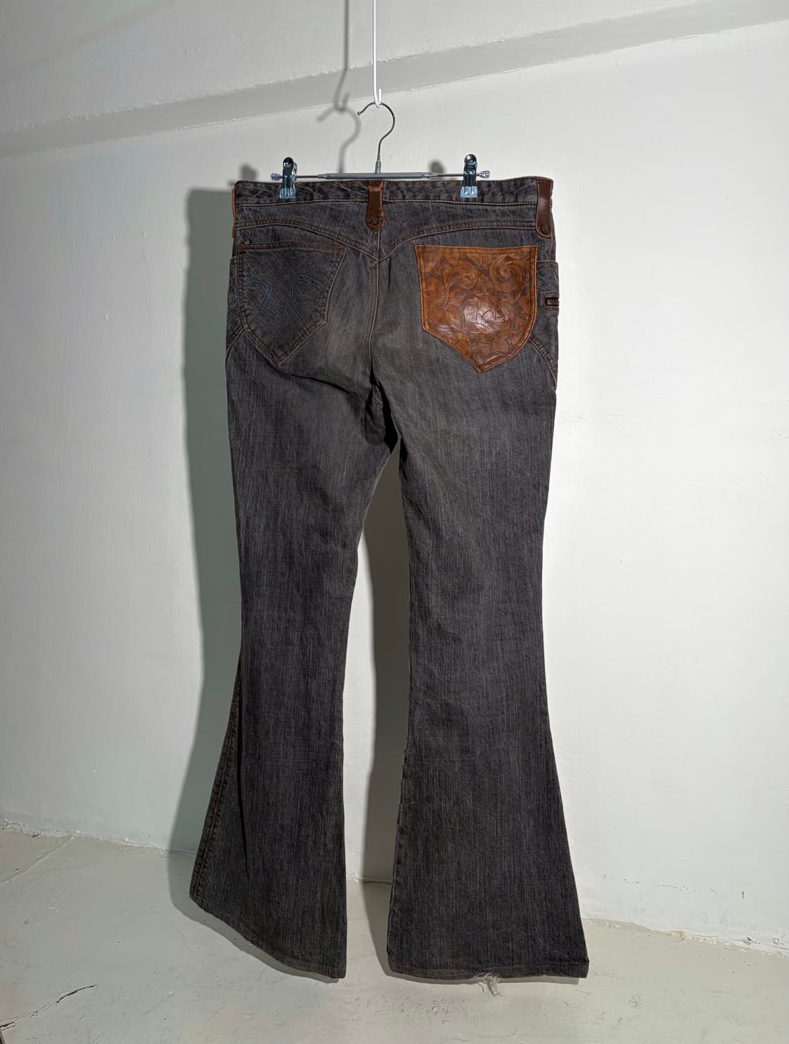 Obelisk 오벨리스크 데님 플레어 팬츠 상품이미지5