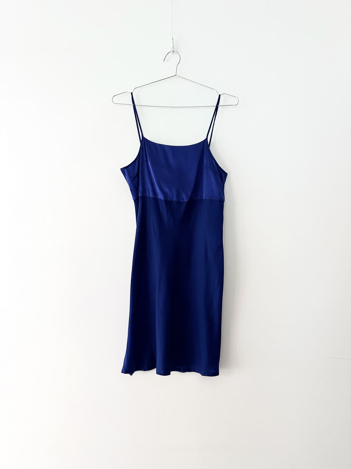 Glossy slip sleeveless / blue 상품이미지1