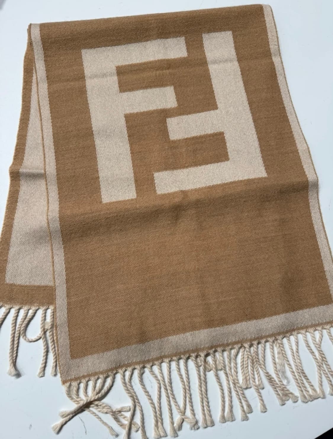 펜디 머플러 상품이미지1