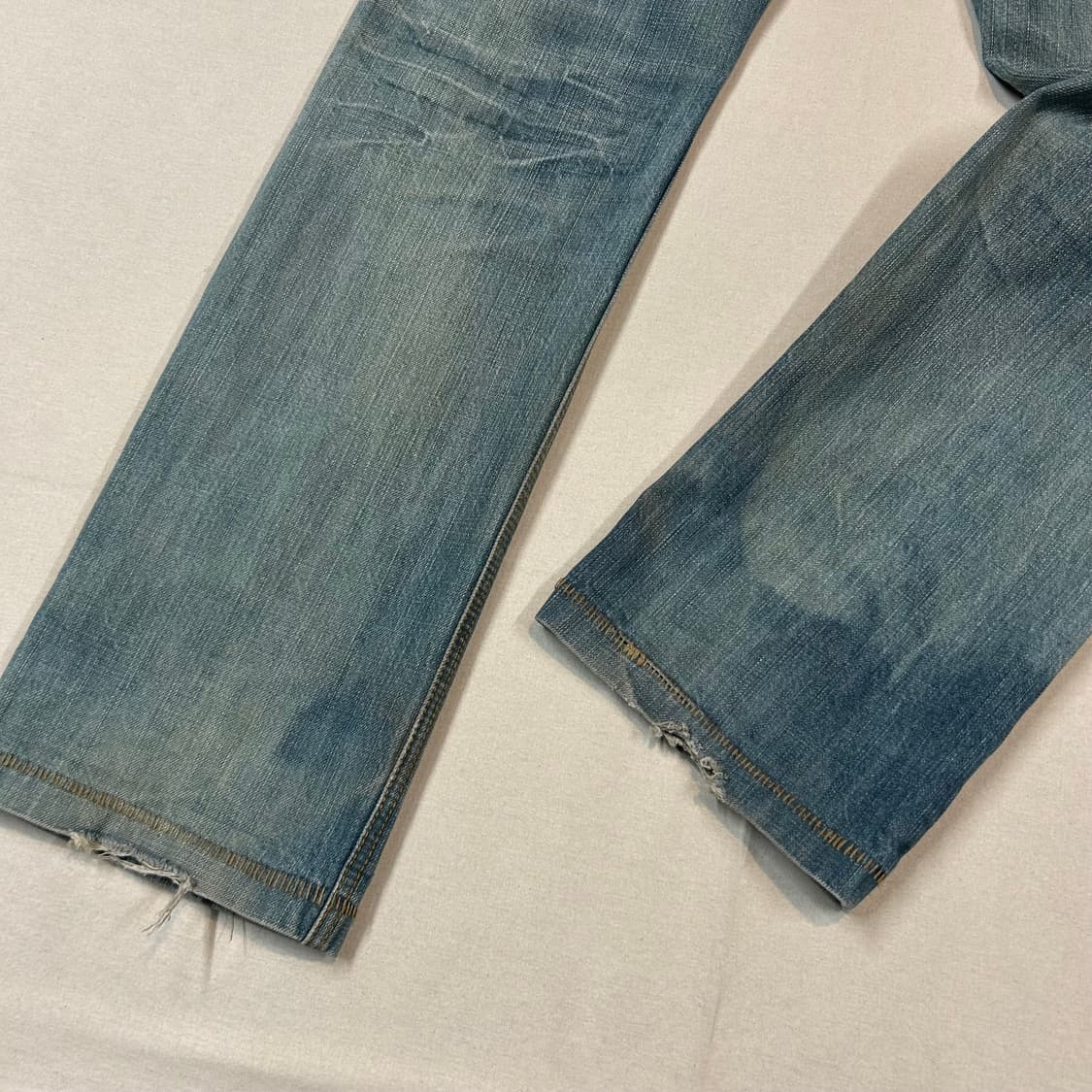 32inch) 리바이스 701 슬림 스트레이트 데님 청바지 상품이미지4
