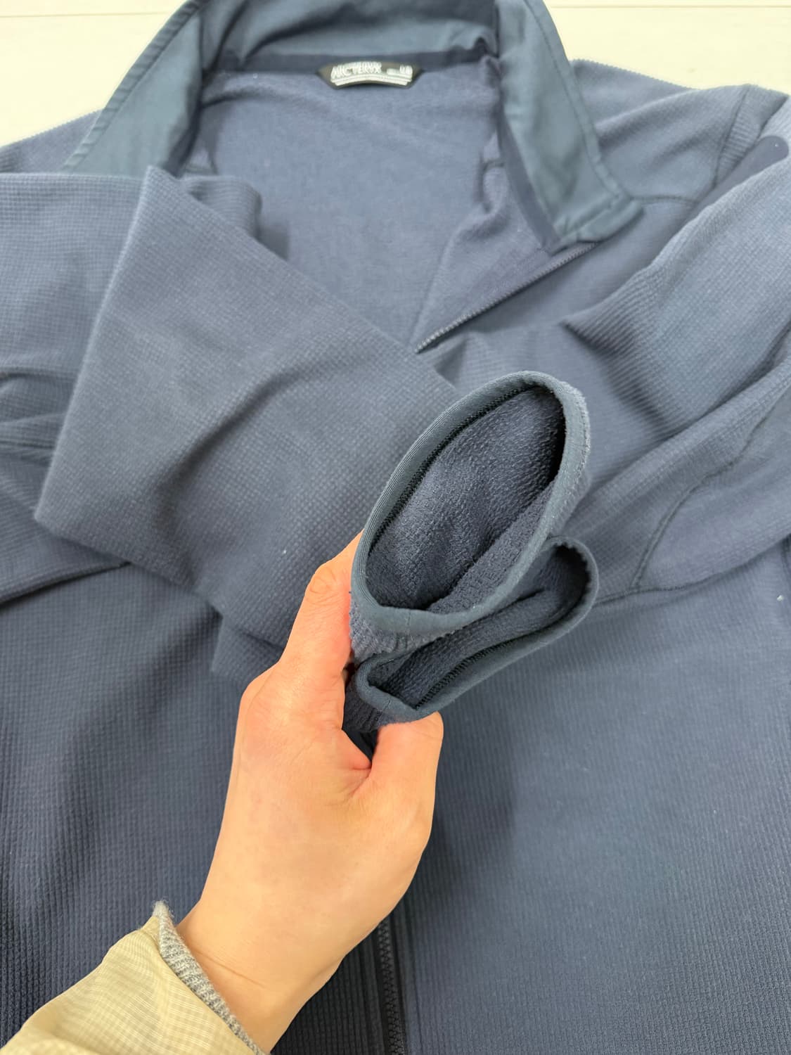 아크테릭스 델타 LT   L 사이즈  블랙사파이어 상태 좋아요  상태 9 상품이미지4