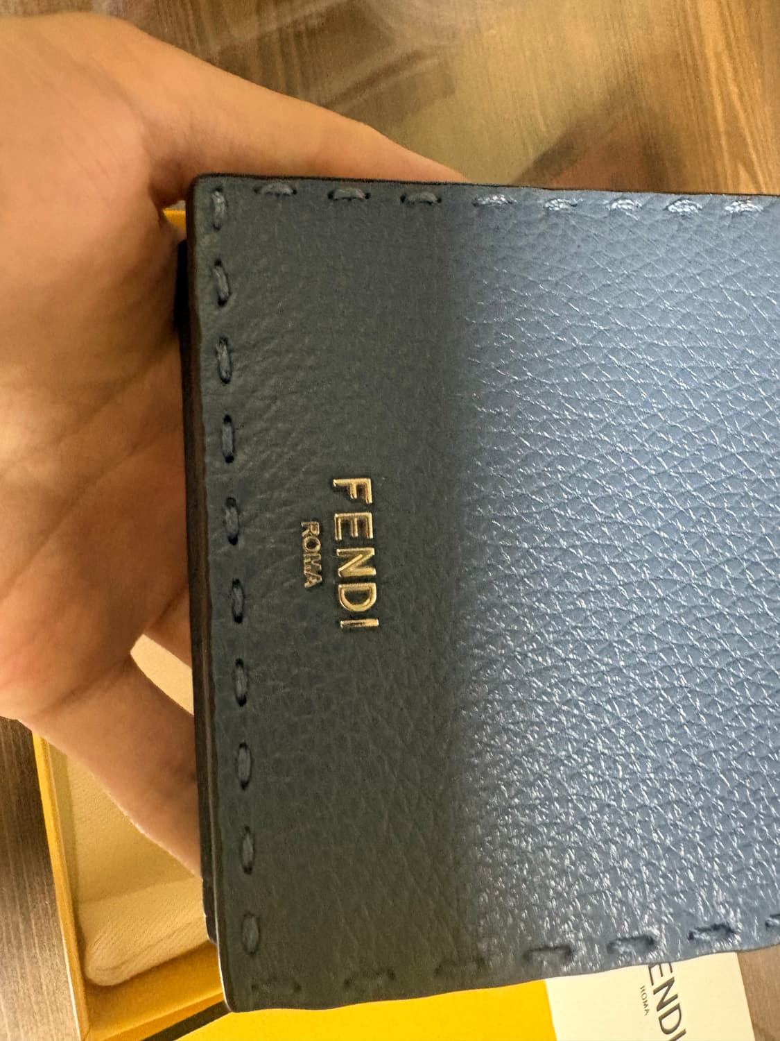 펜디 셀러리아 반지갑 상품이미지5