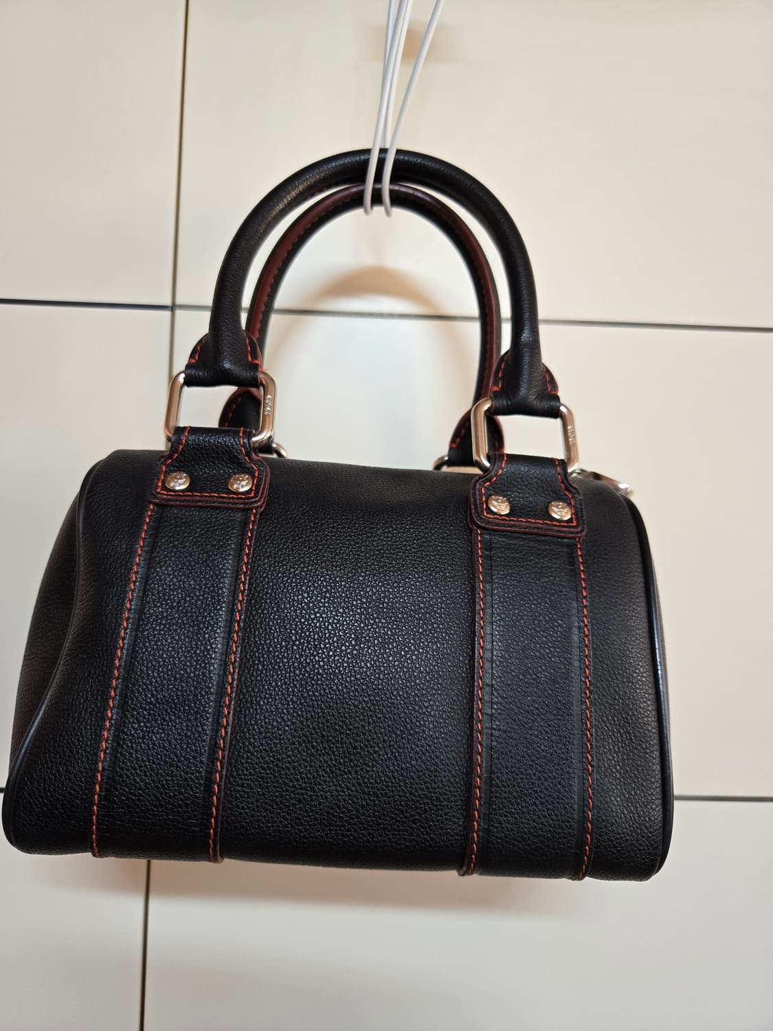 MCM 정품 블랙 레더 은장로고 미니 토트백 상품이미지2