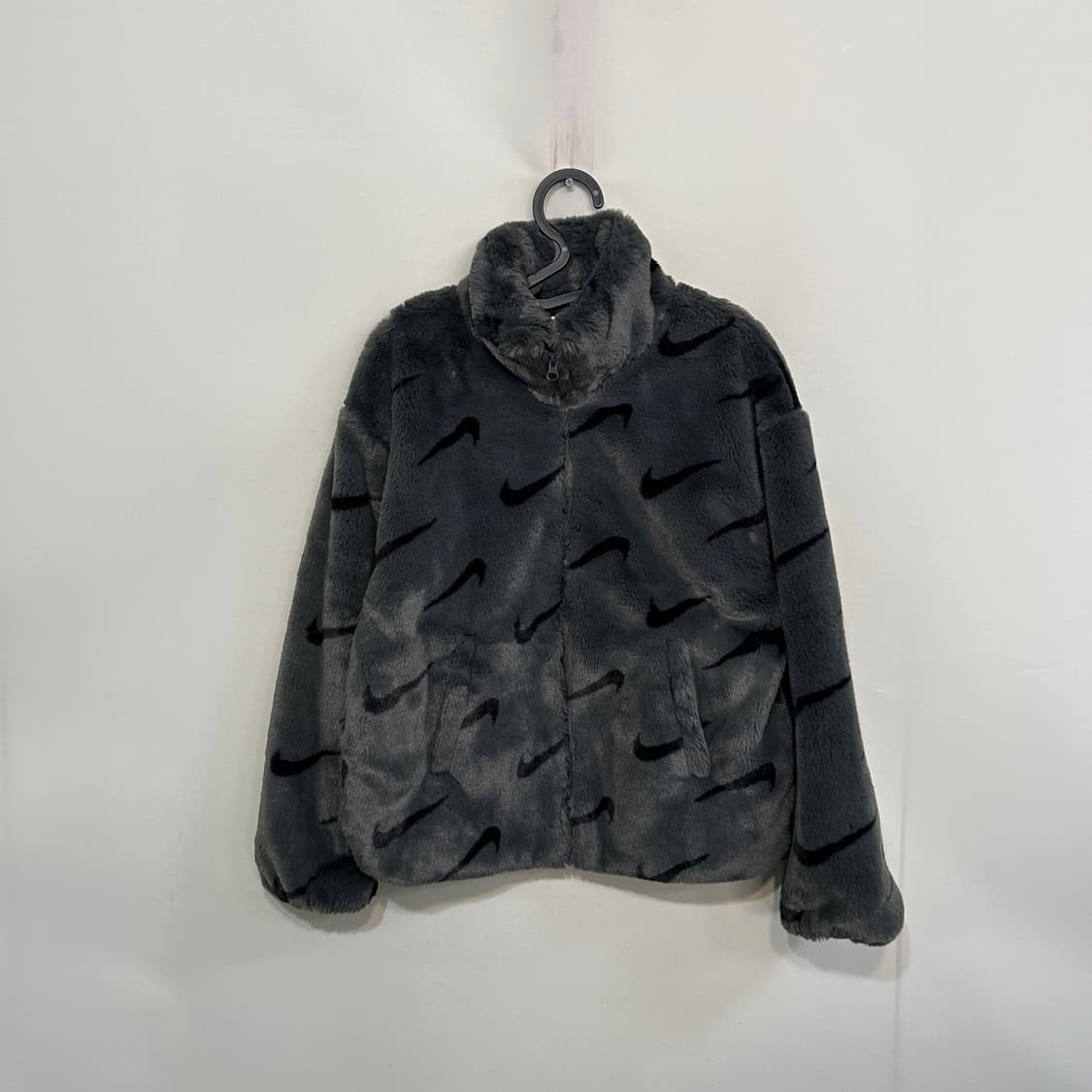 나이키 여성 로고 퍼 자켓 S 상태최상 상품이미지1