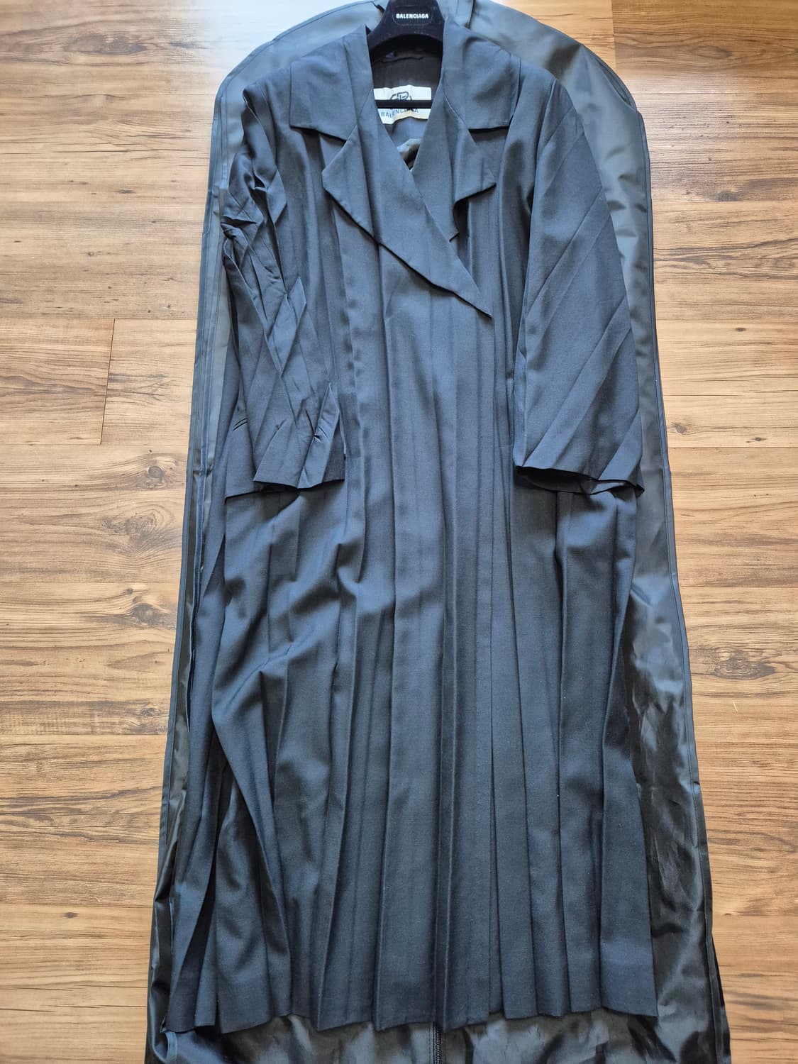 발렌시아가 플리츠 코트 상품이미지3