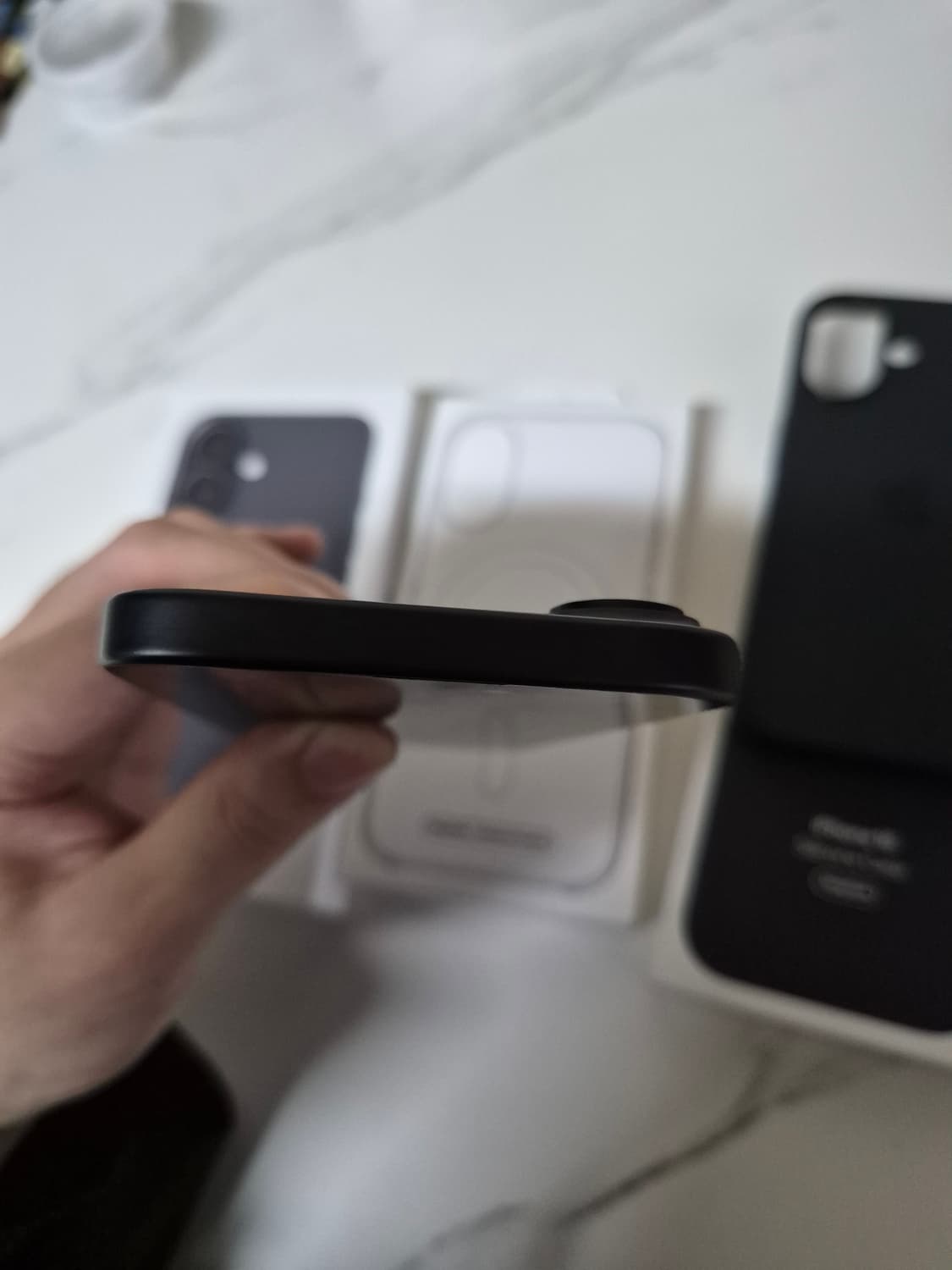 아이폰16 128기가 블랙 + 미개봉 정품 투명케이스 상품이미지4