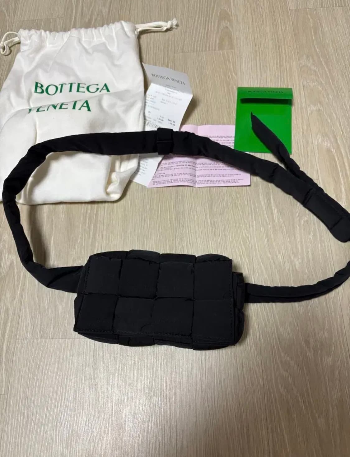 보테가 베네타 패딩 카세트 벨트백 상품이미지1