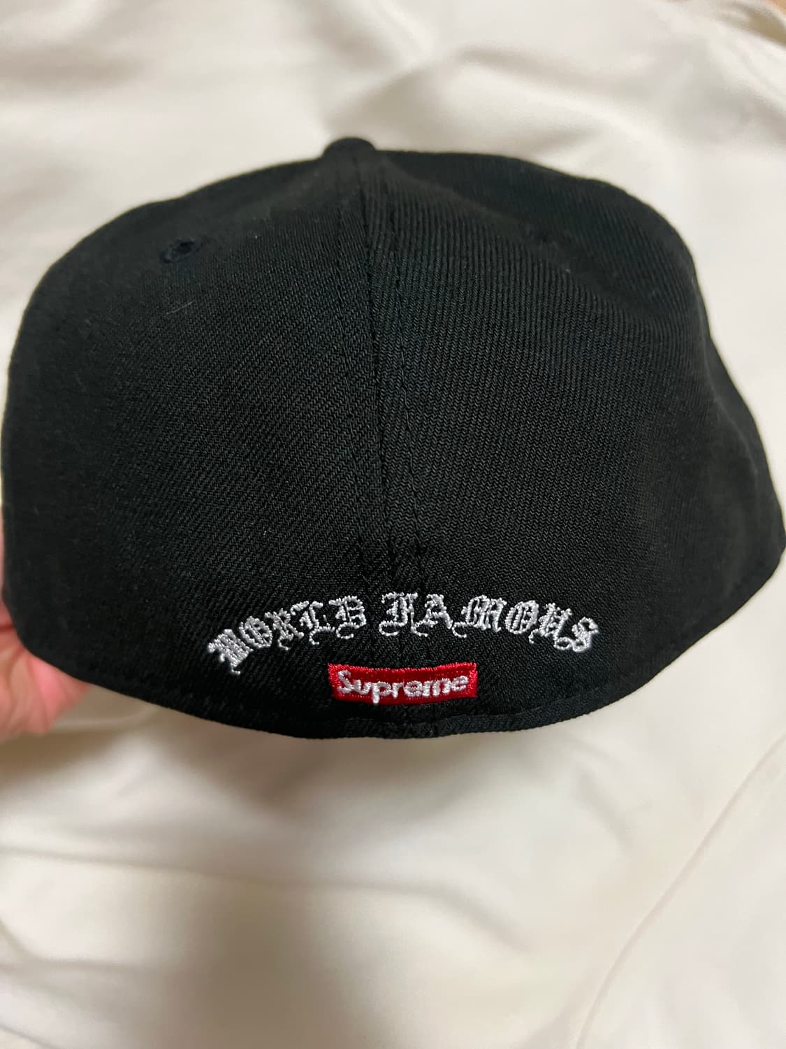 슈프림 골드 크로스 S 로고 뉴에라 블랙 718 상품이미지2