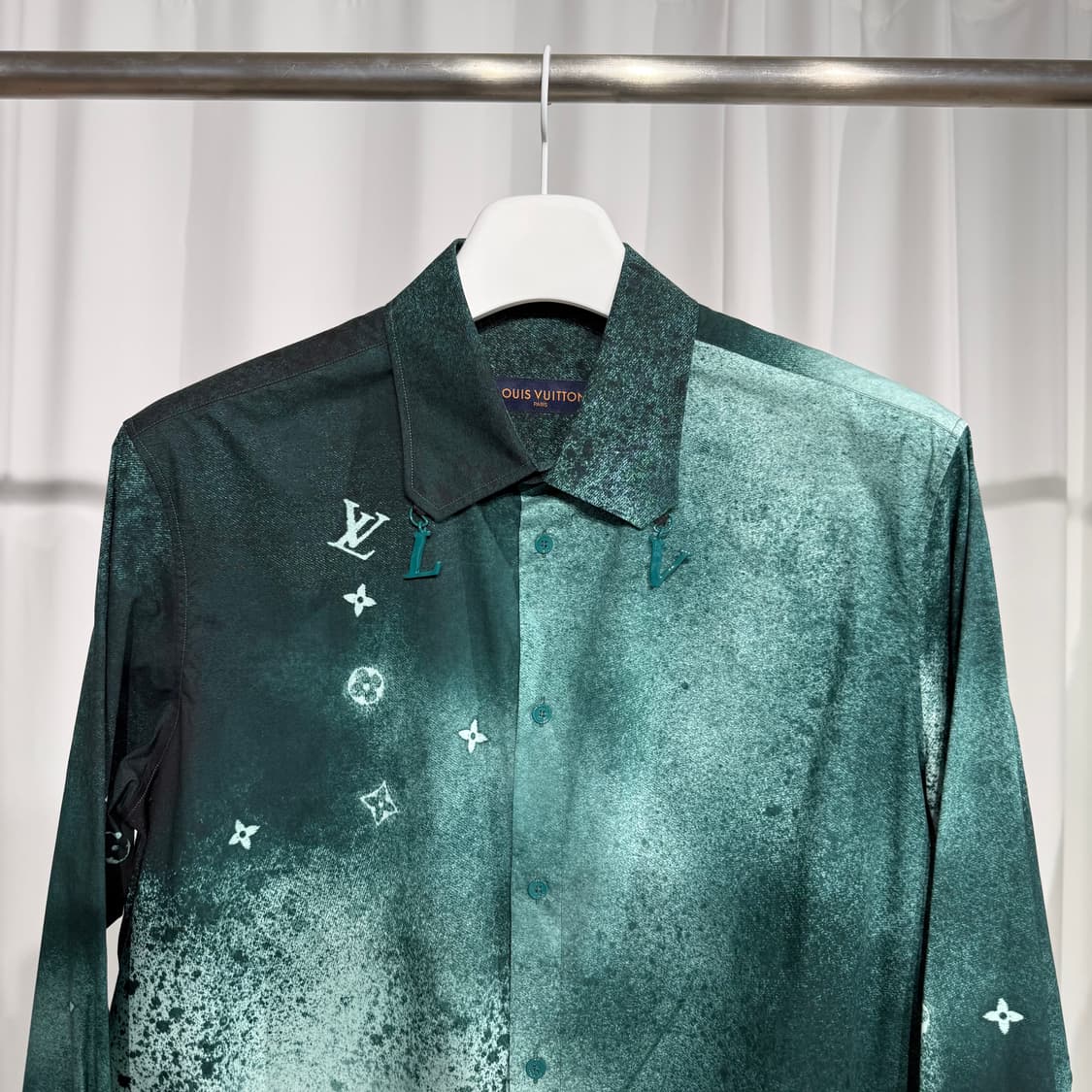 (L) 루이비통 모노그램 스프레이 셔츠 상품이미지2