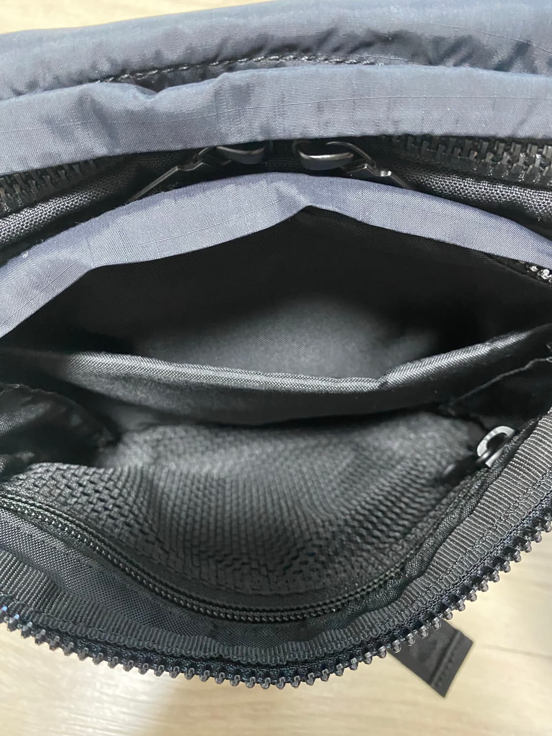 [os] 노스페이스 퍼플라벨 코듀라 나일론 크로스백 블랙 상품이미지6