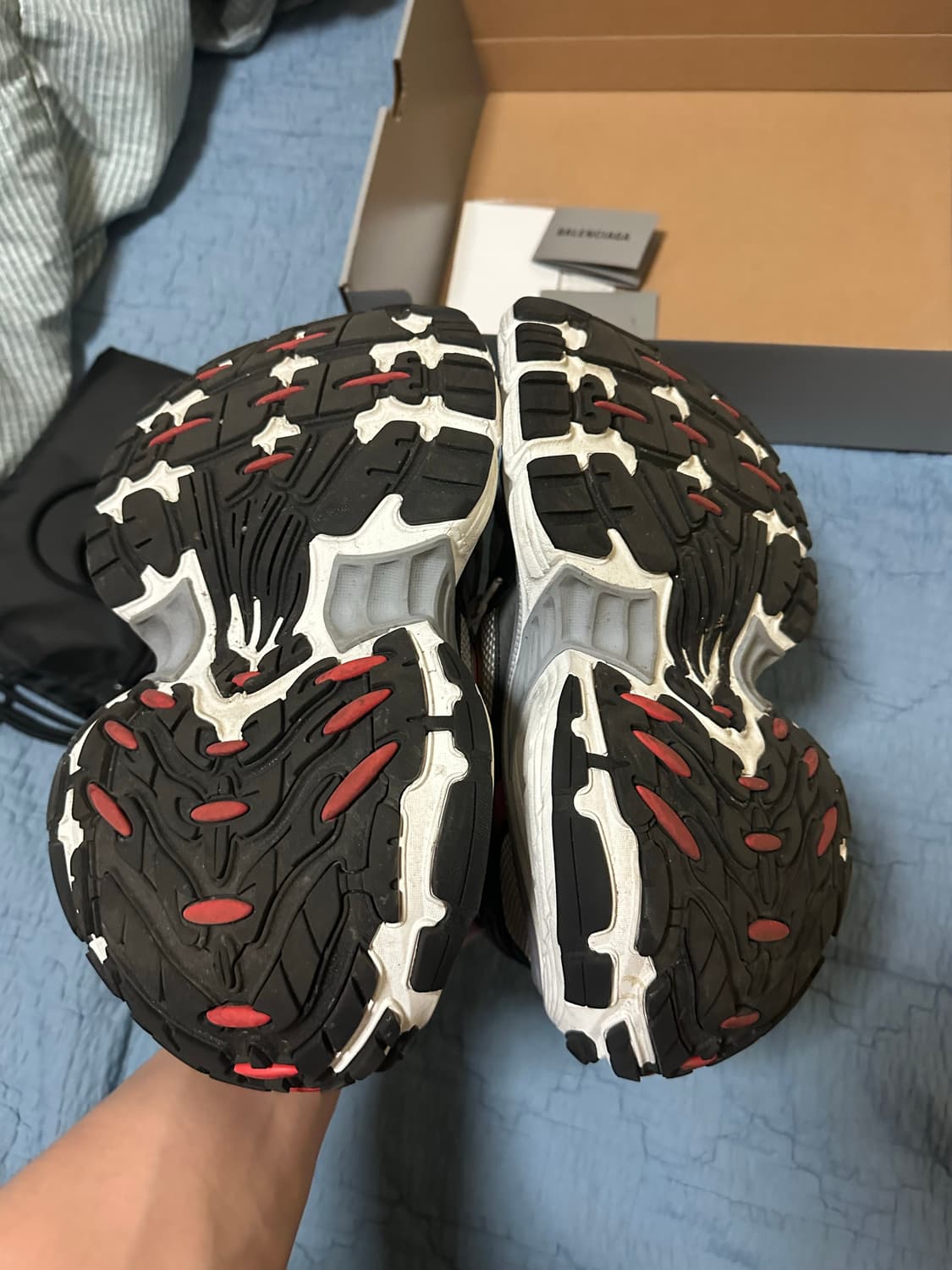 발렌시아가10xl 그레이화이트레드 41사이즈 상품이미지4