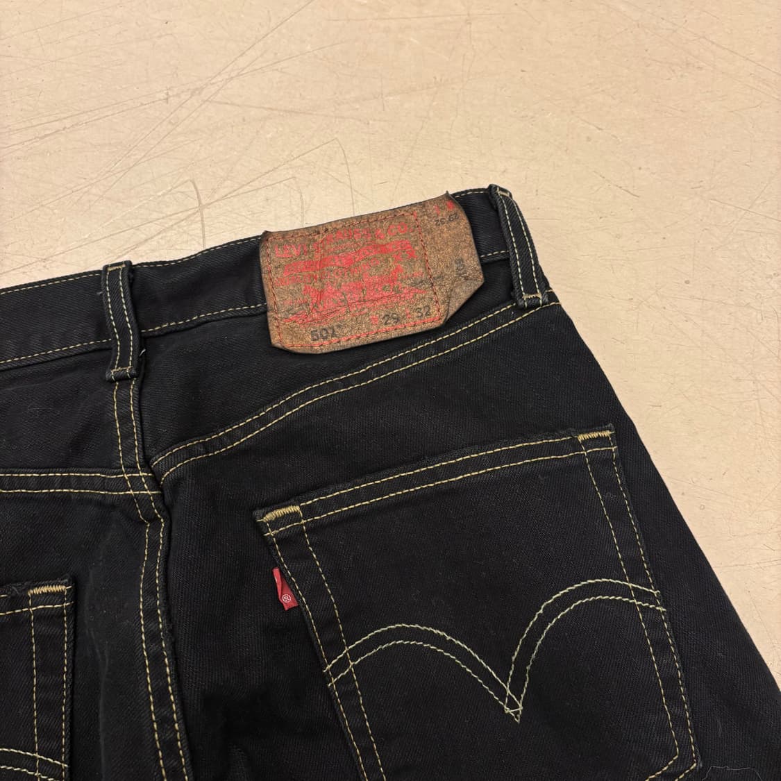 리바이스 501 흑청 데님 팬츠 상품이미지2