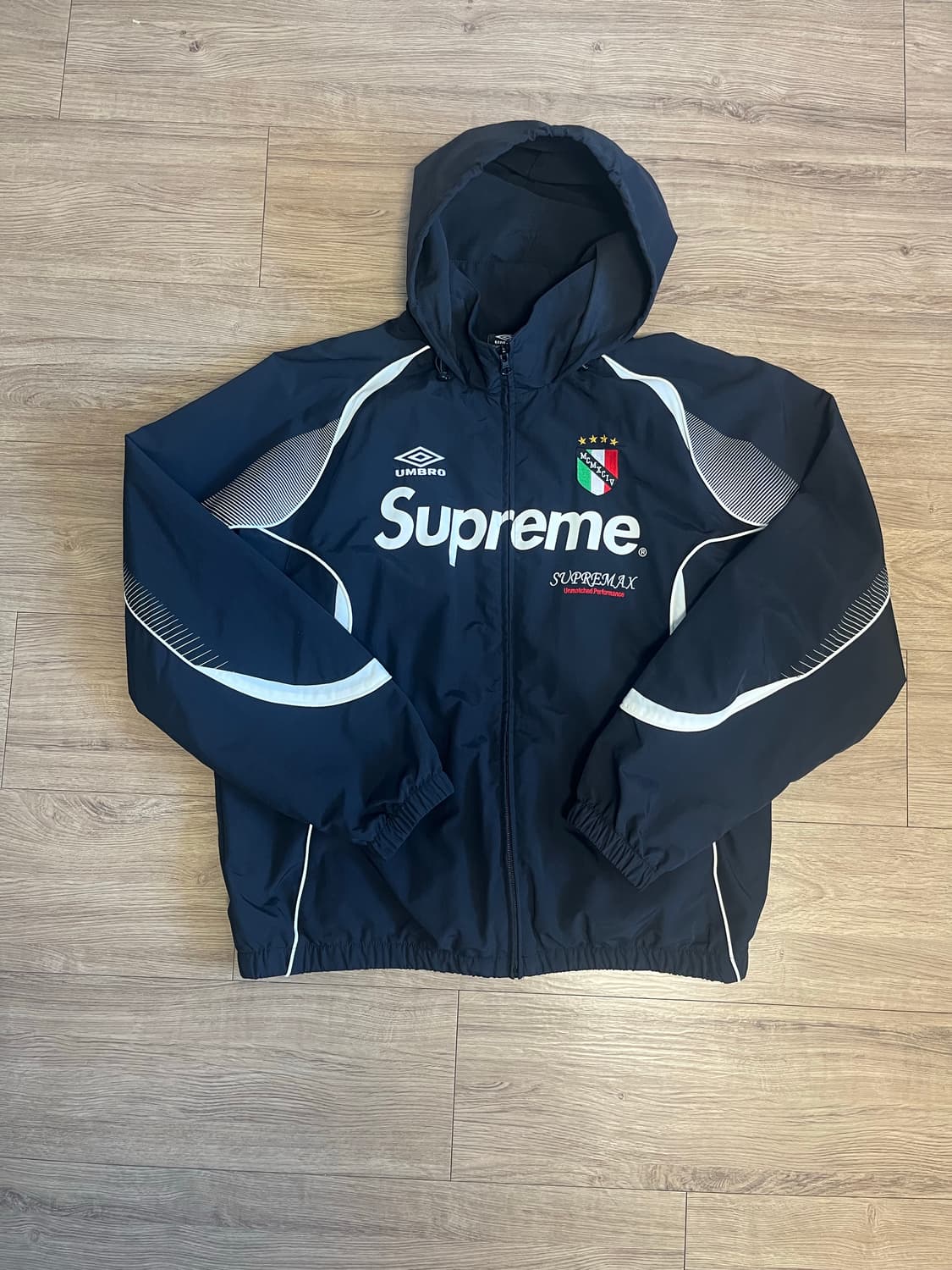 슈프림x엄브로 트랙 자켓 상품이미지1