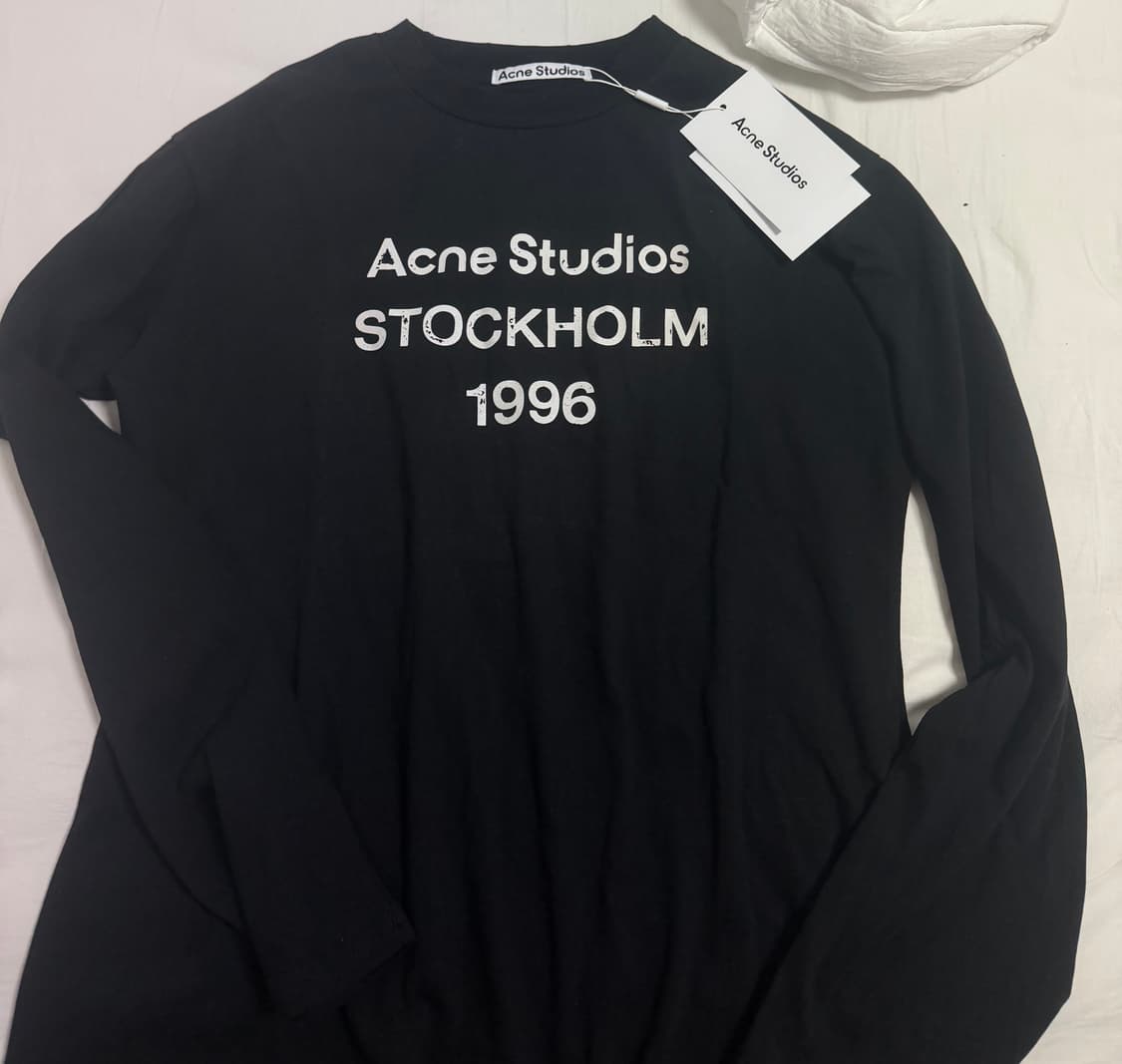 아크네 스튜디오 롱슬리브 상품이미지1