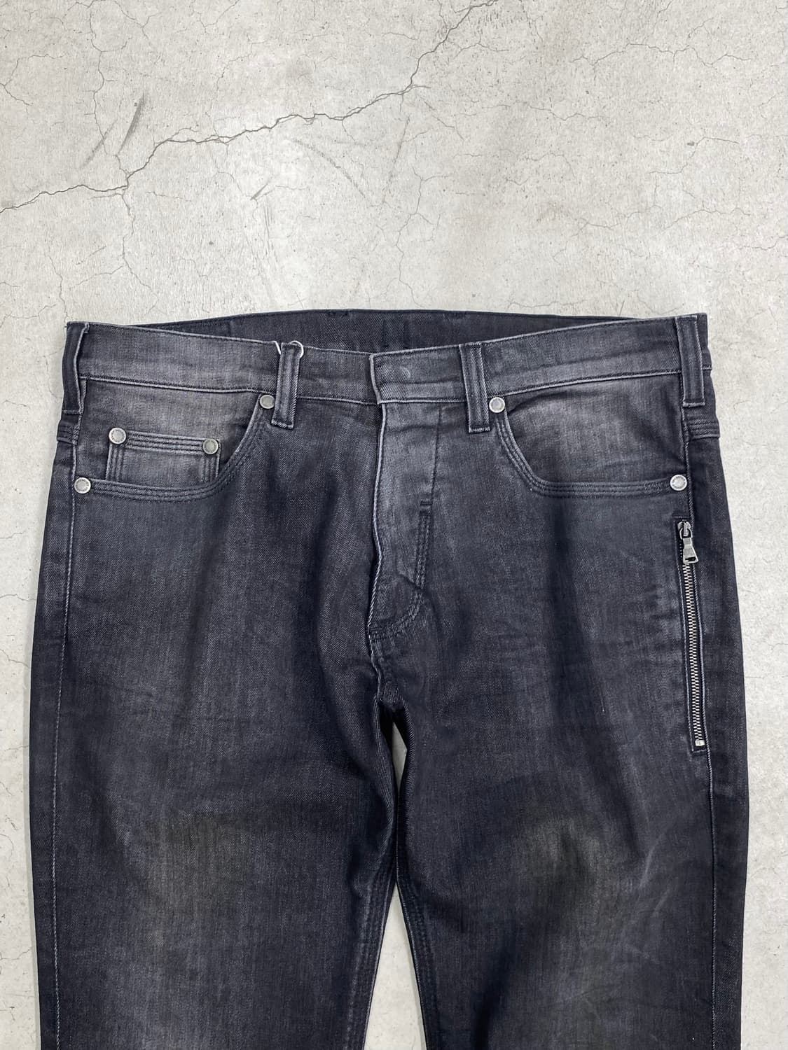 닐 바렛 슬림핏 코팅 팬츠 상품이미지4