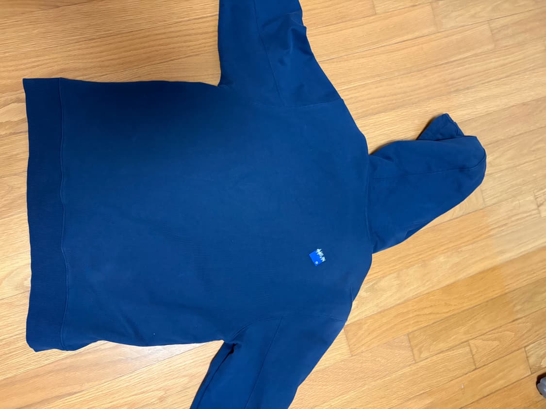 아더에러 후드티 상품이미지3